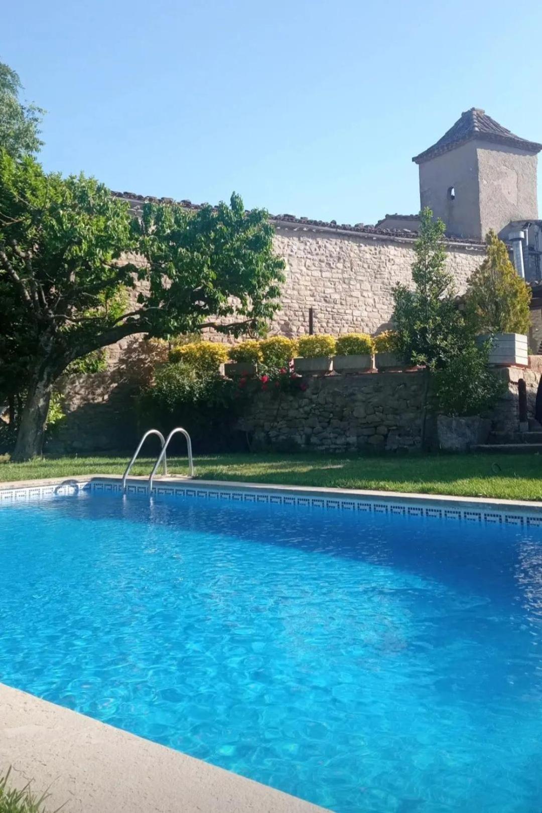Сasa de vacaciones Casa Con Piscina 1hr Barcelona *