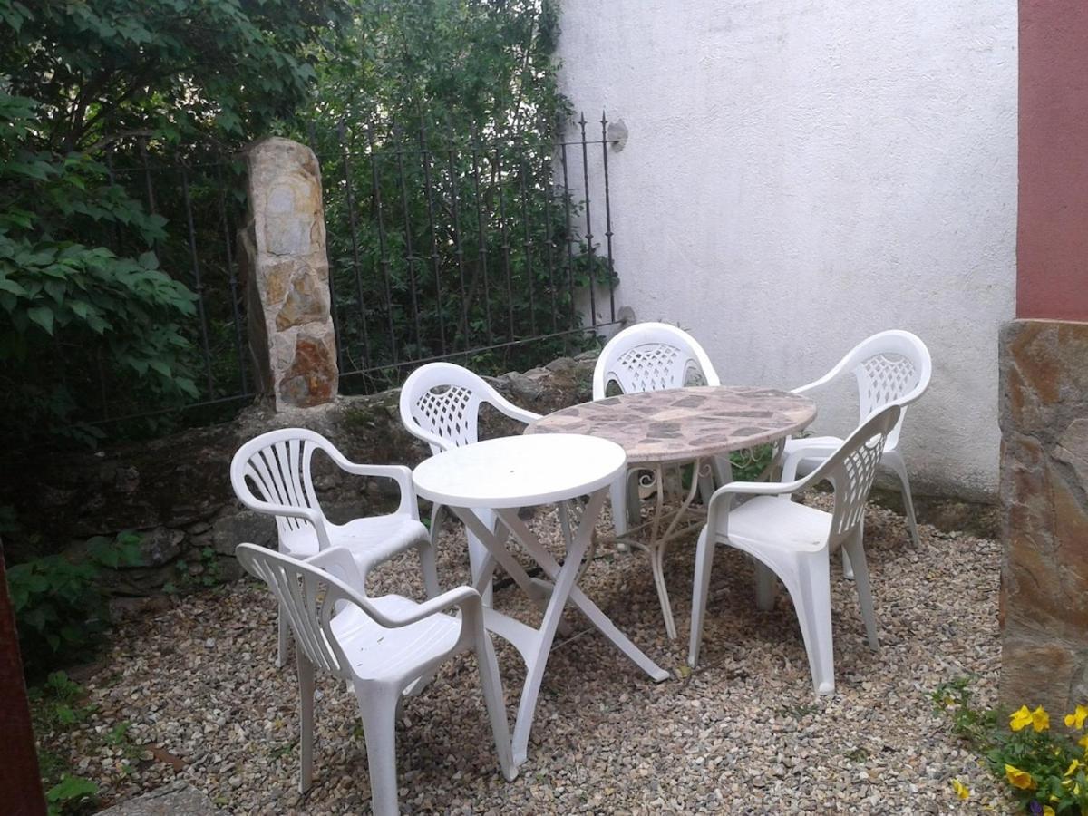 Casa De Piedra En El Valle De Lozoya Canencia