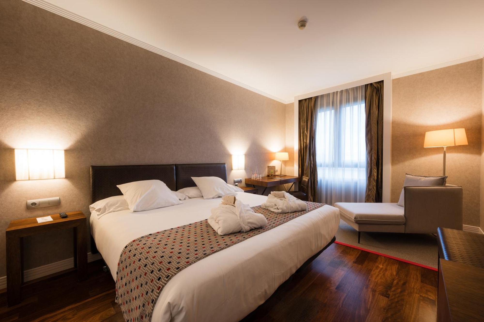 Hotel Castilla Termal 4*