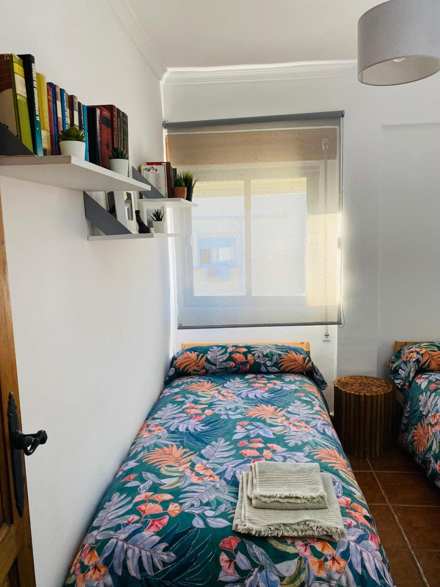 Piso En San Roque, Centro Neurálgico Del Campo De Gibraltar Apartamento *