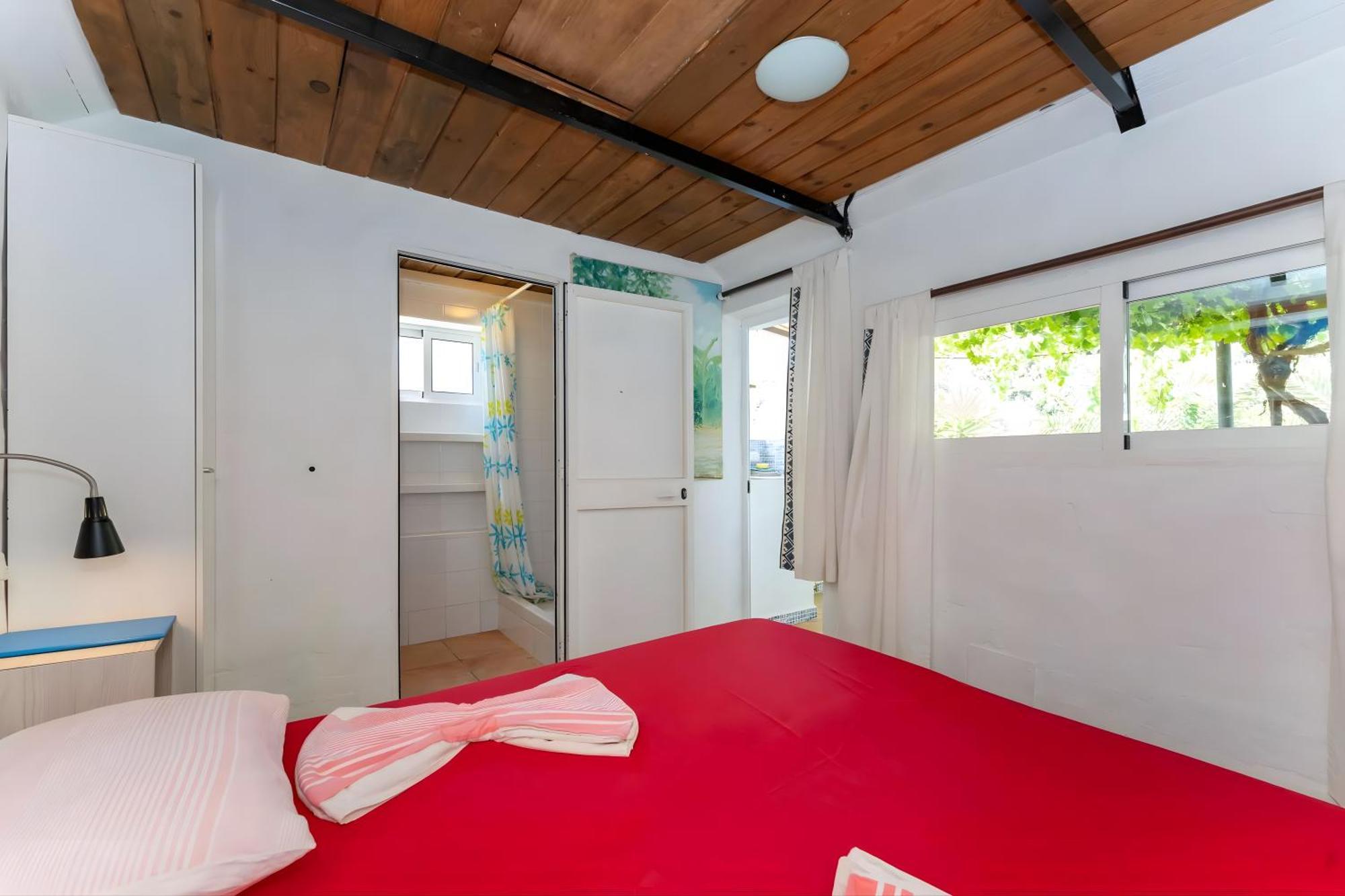 Tiny House 12m2 In With 55 M2 Pool *