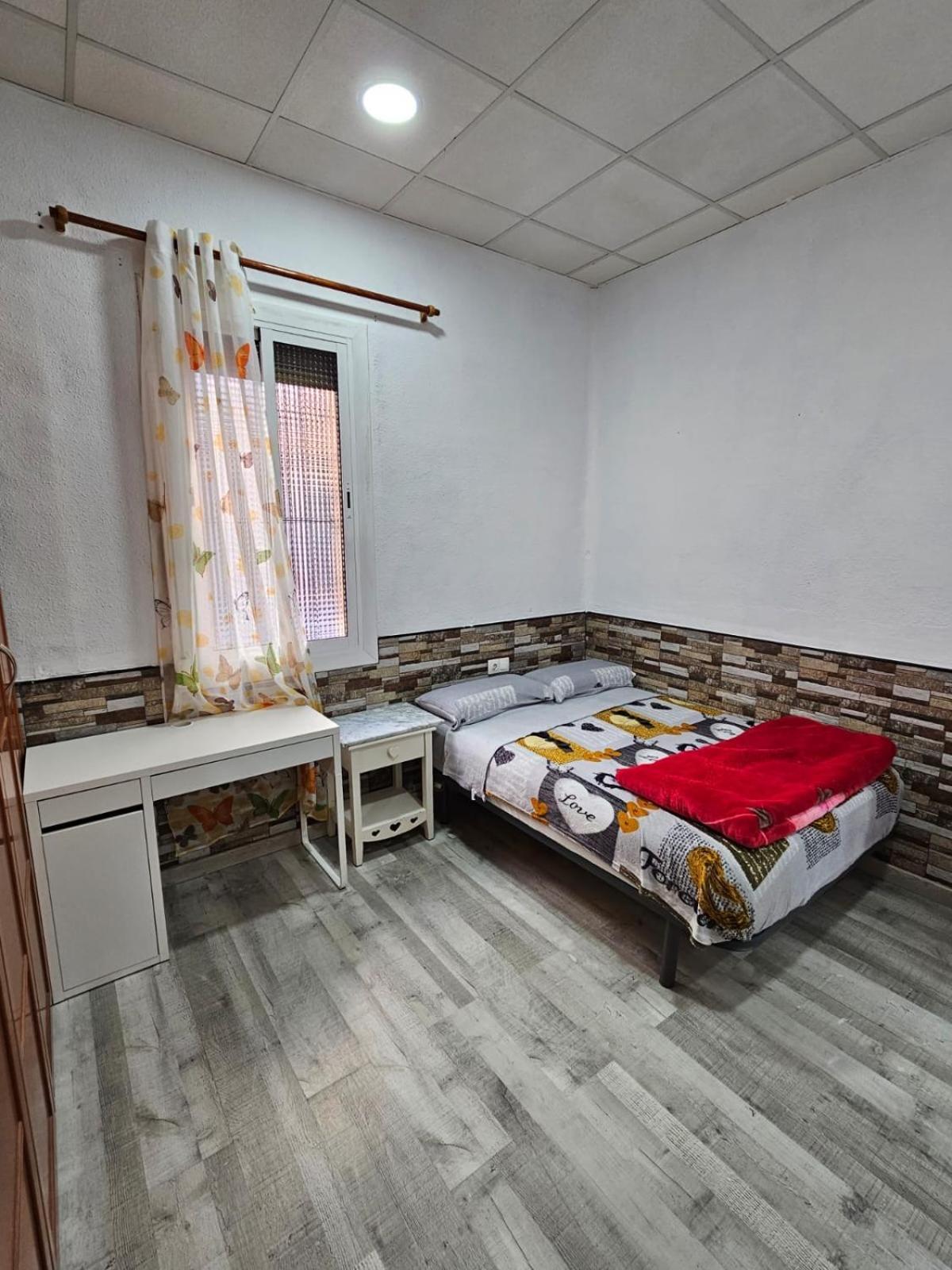 Habitación en casa particular Doble Con Bano Privado L'Hospitalet de Llobregat