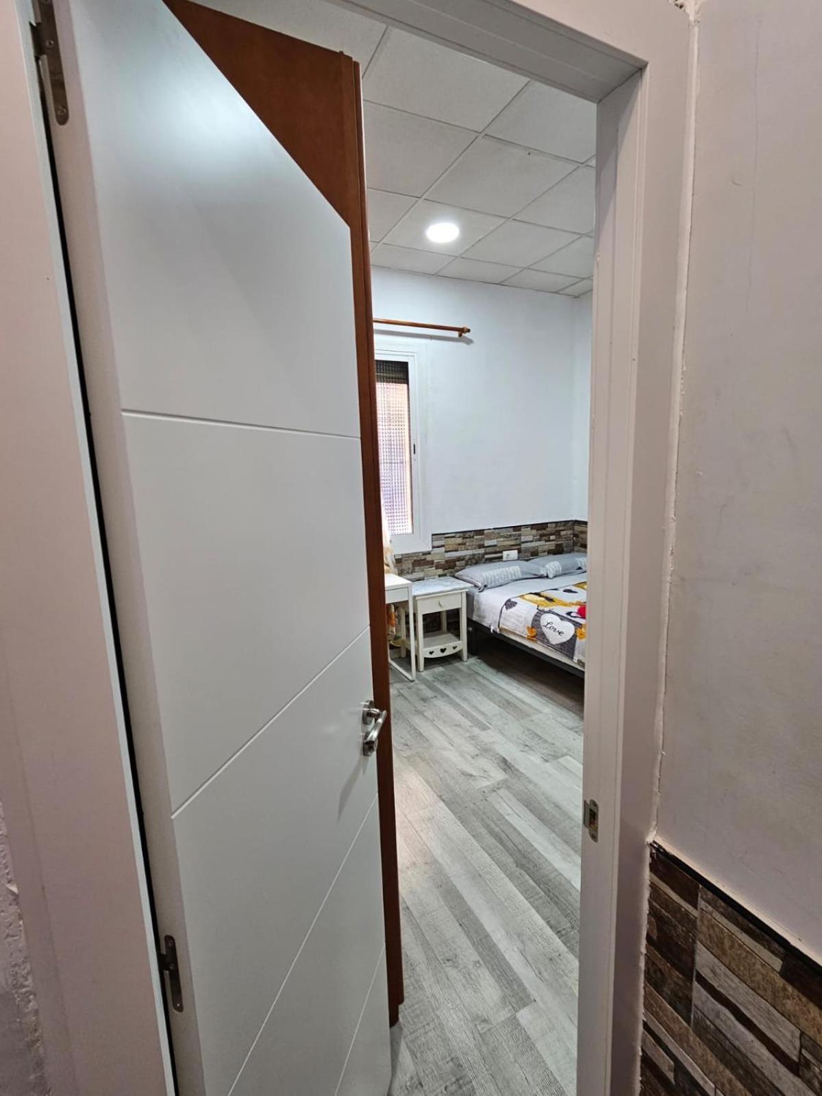 Doble Con Bano Privado * L'Hospitalet de Llobregat