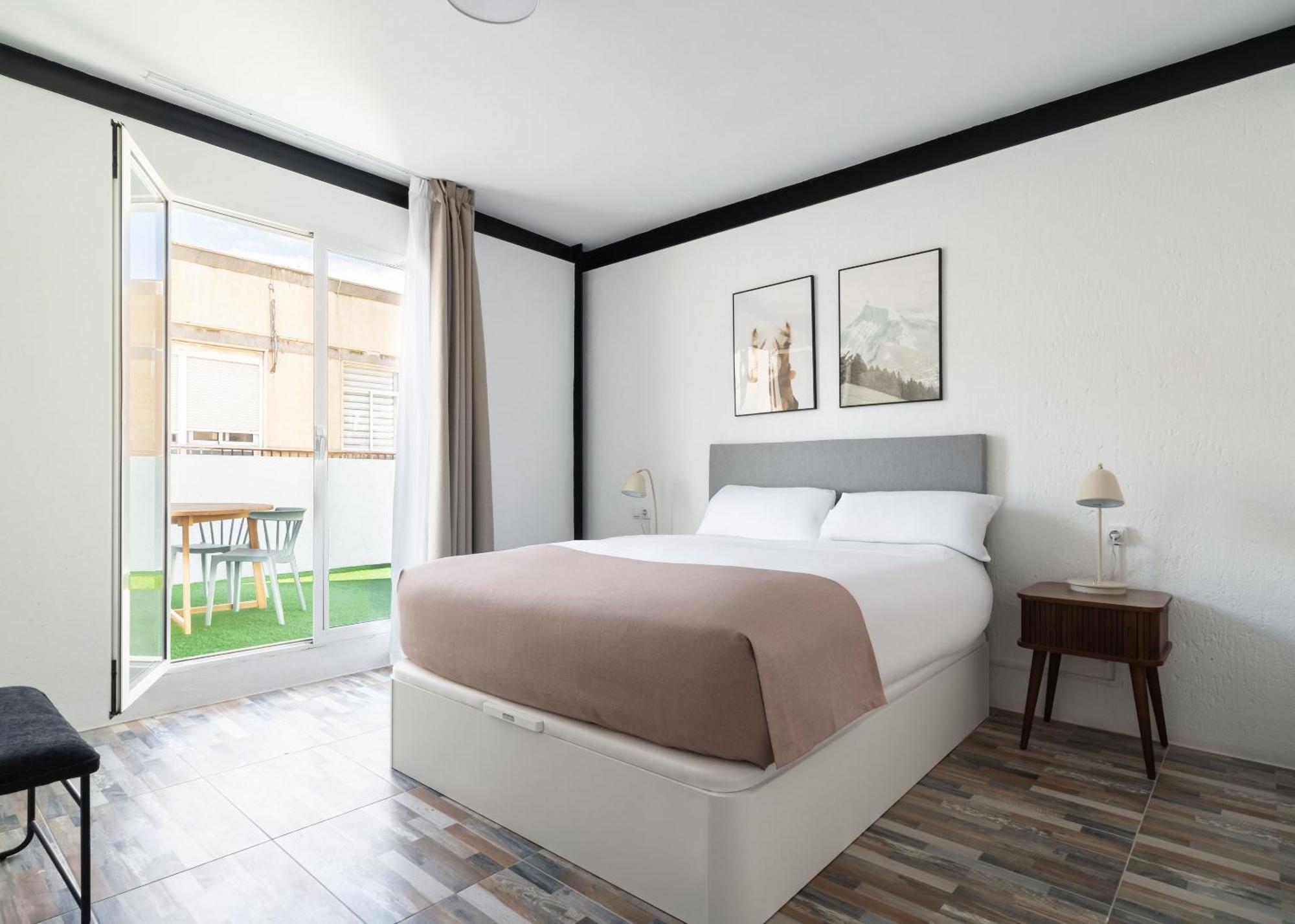 Limehome Hernan Cortes Almería