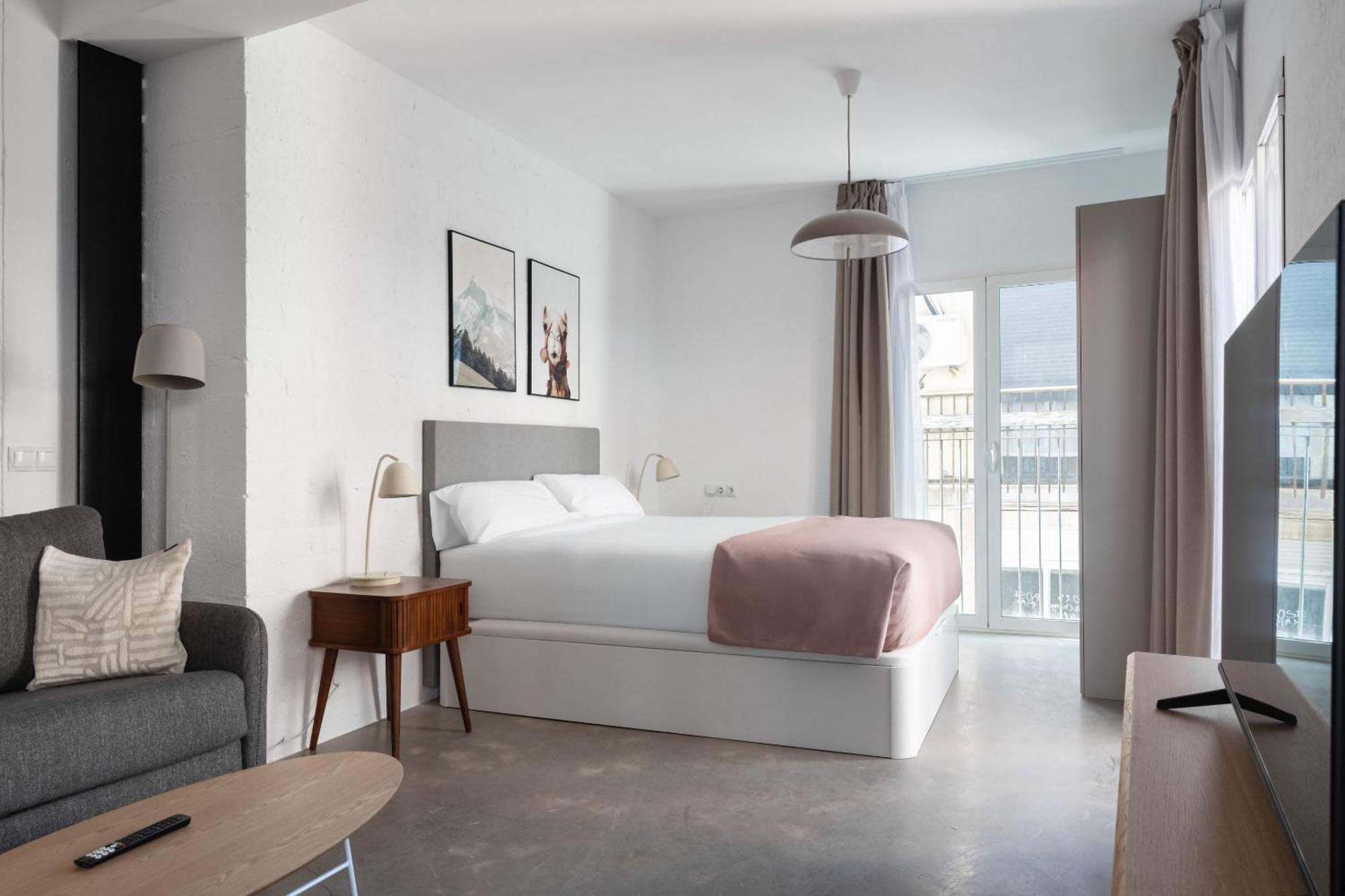 Limehome Hernan Cortes Almería