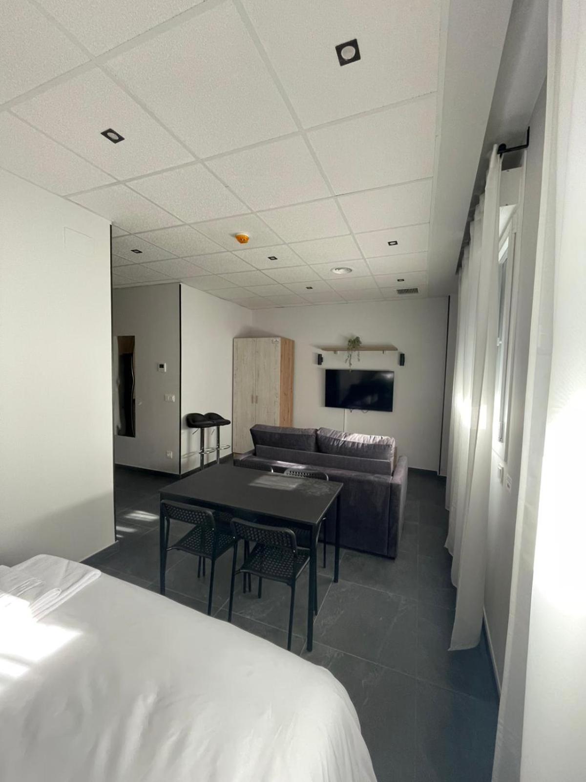 Apartahotel - Mirasur Parla
