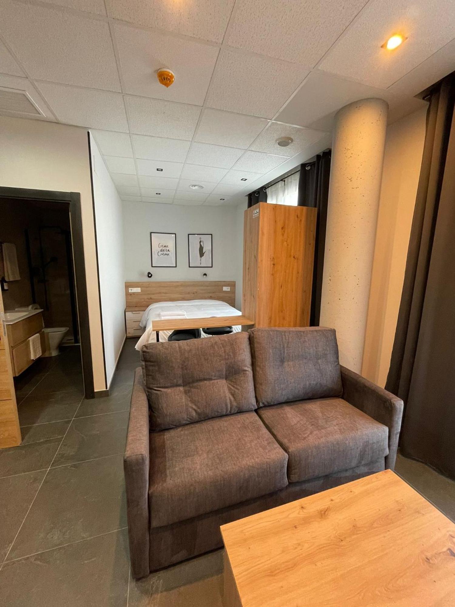 - Mirasur Apartahotel *