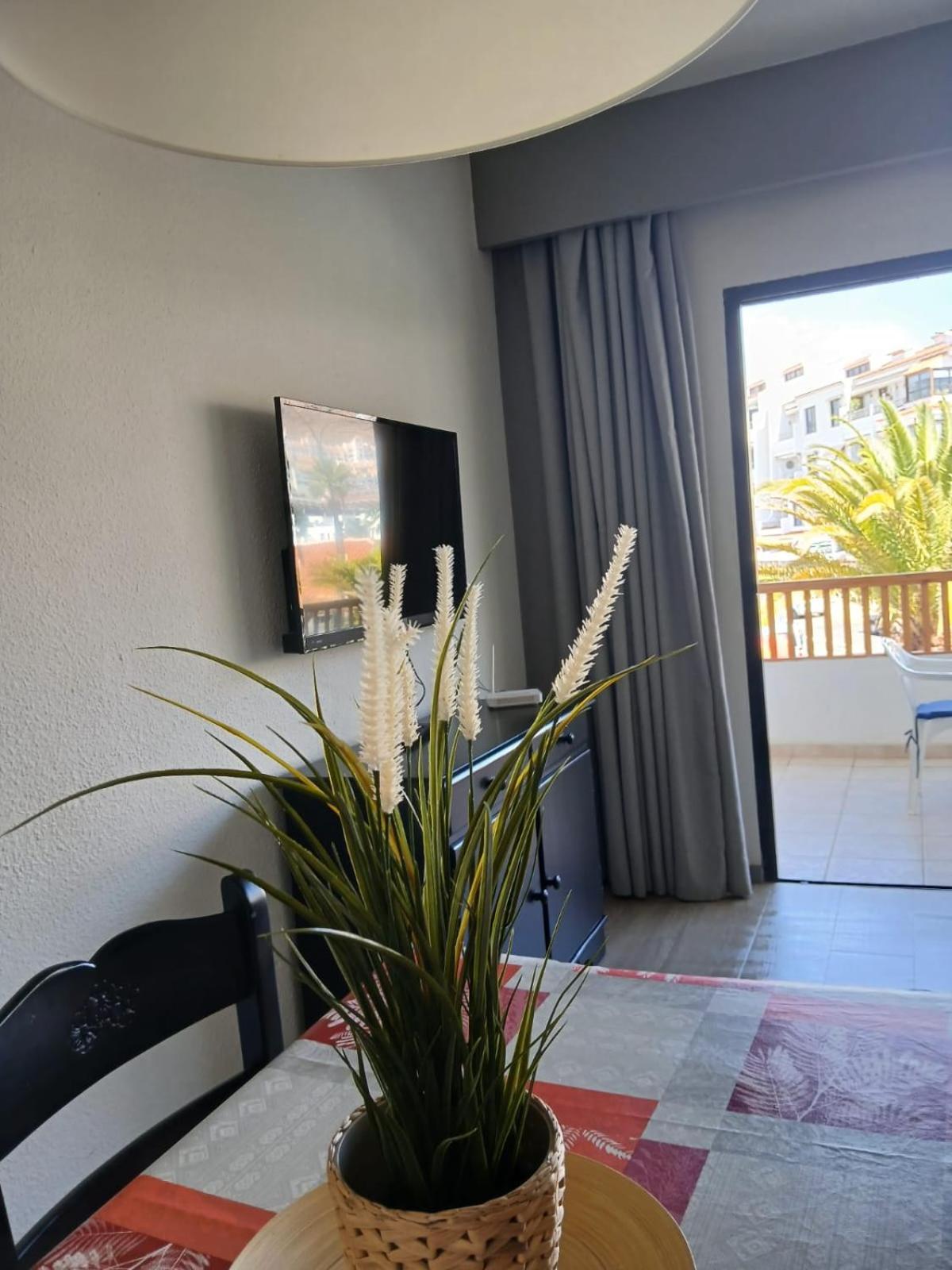 - Flowers Apartment