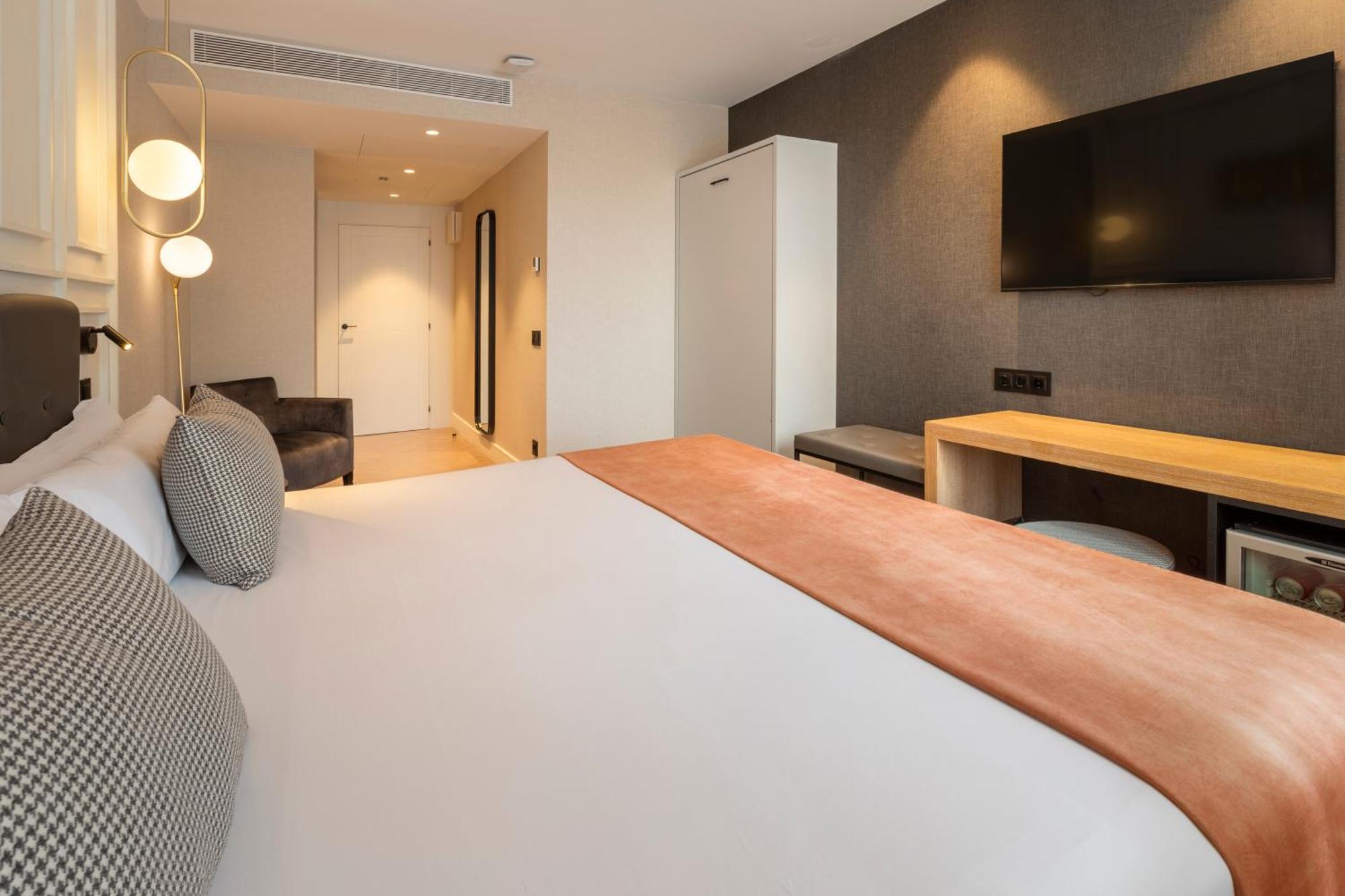 Hotel Catalonia Goya 4*