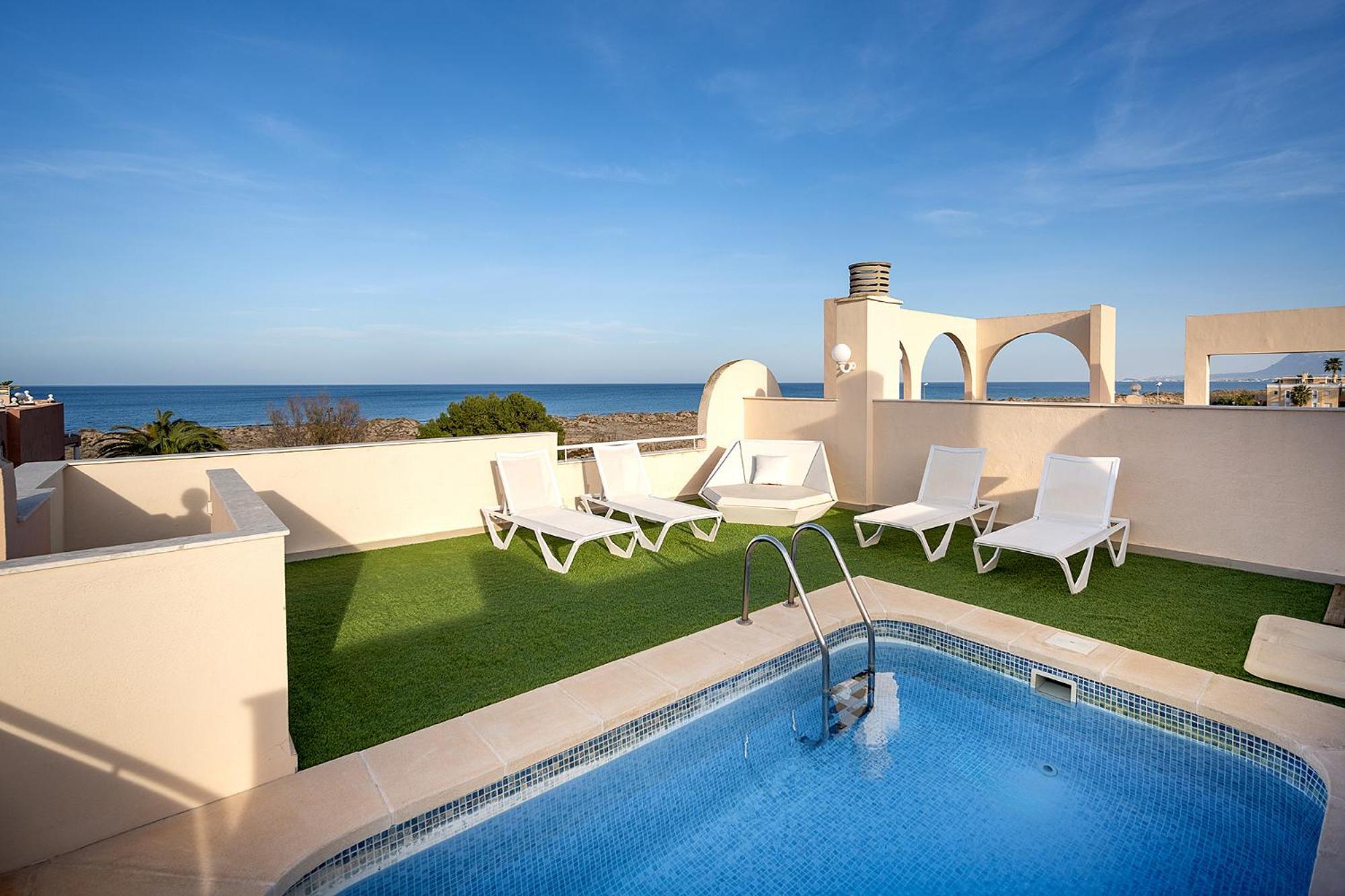 Nova & Golf Hotel 4*