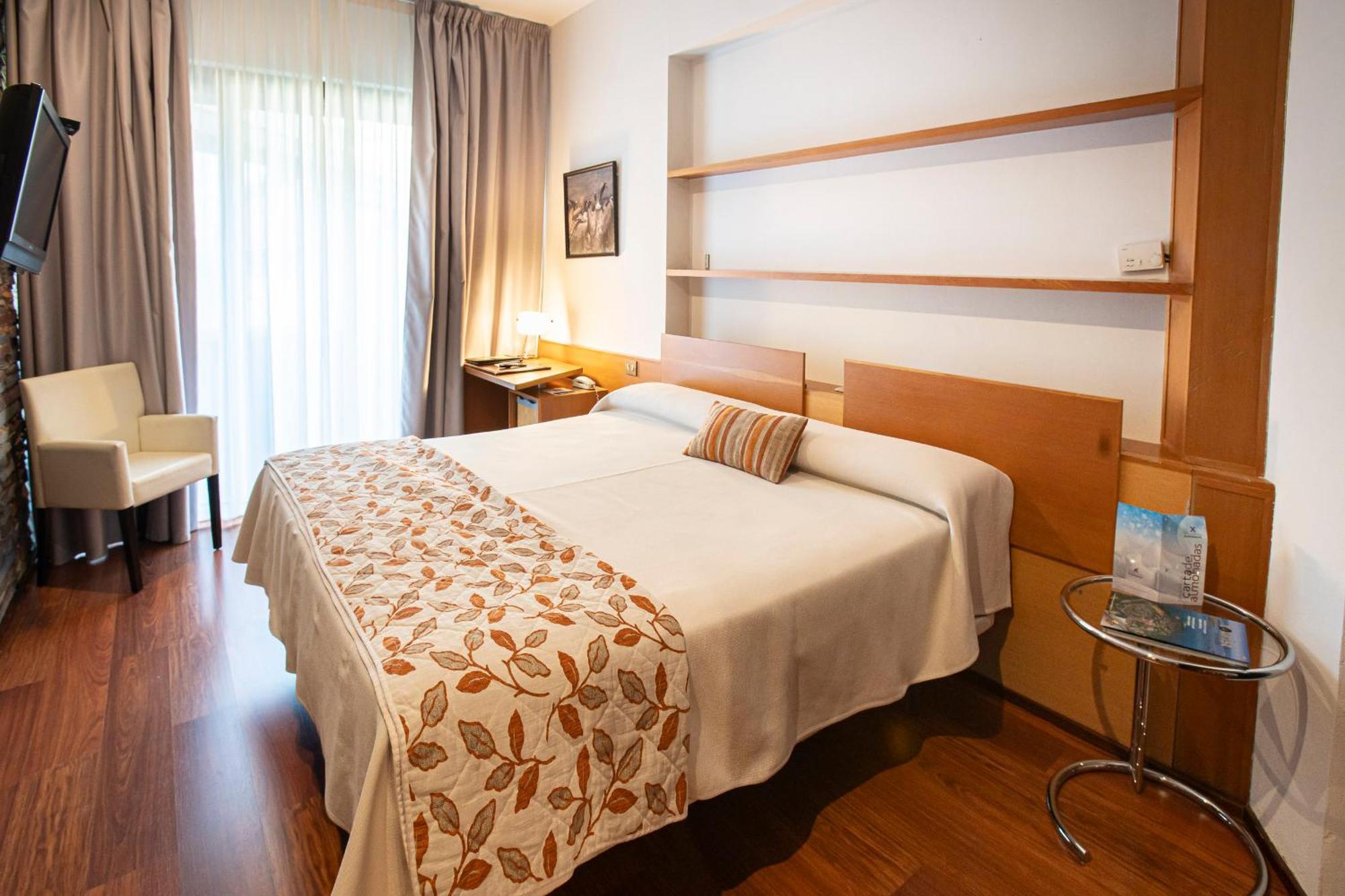 Hotel Hospederia Parque De Monfragüe 4*
