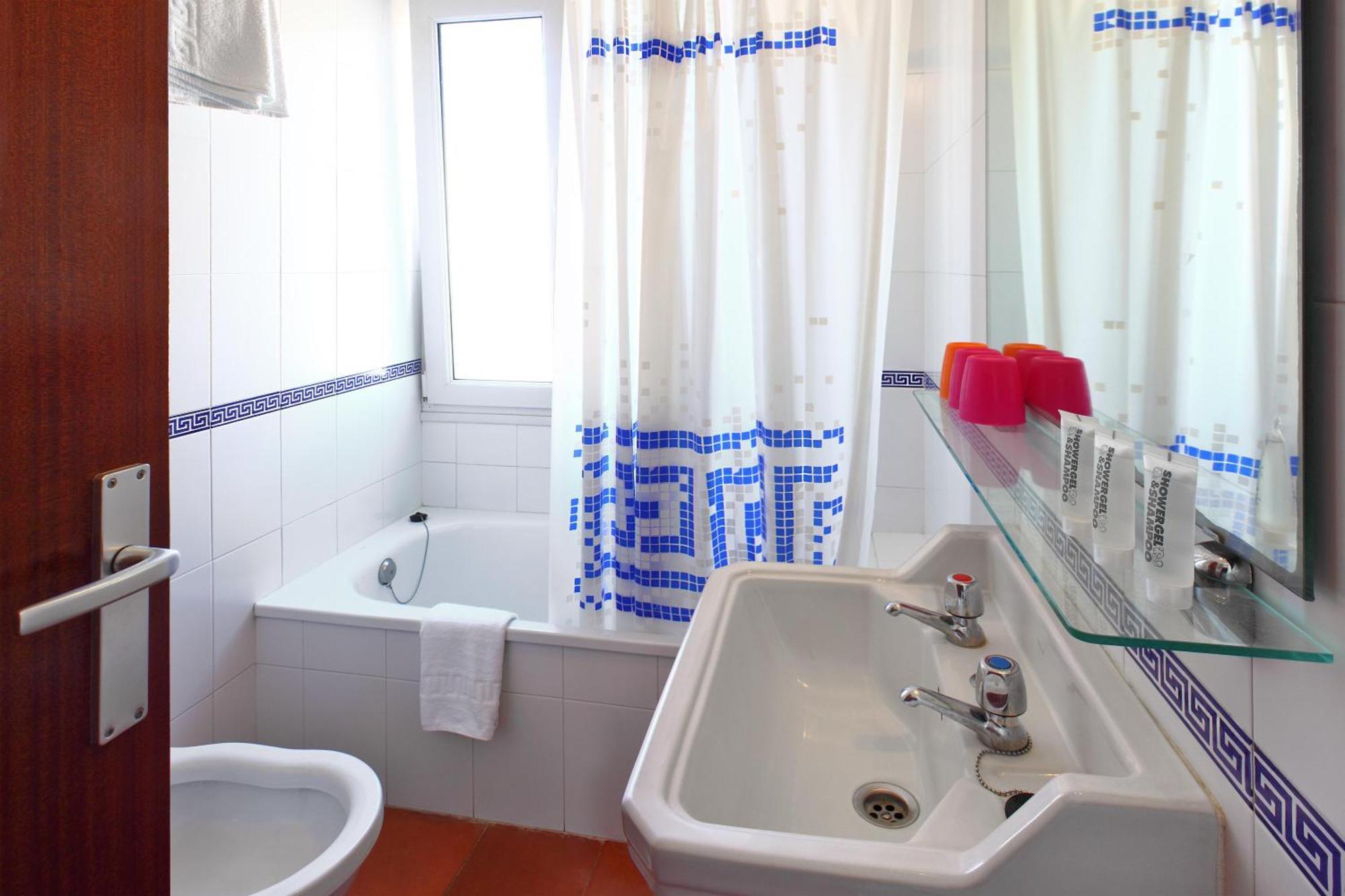 Hotel Caleta *