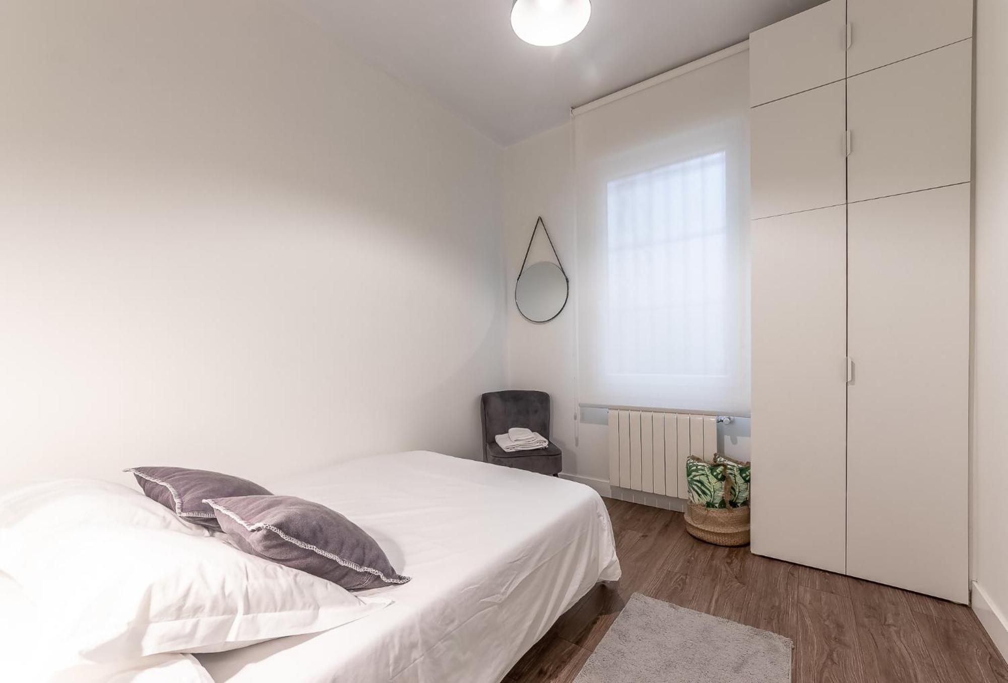 Homeloving Centre With Parking Apartment *