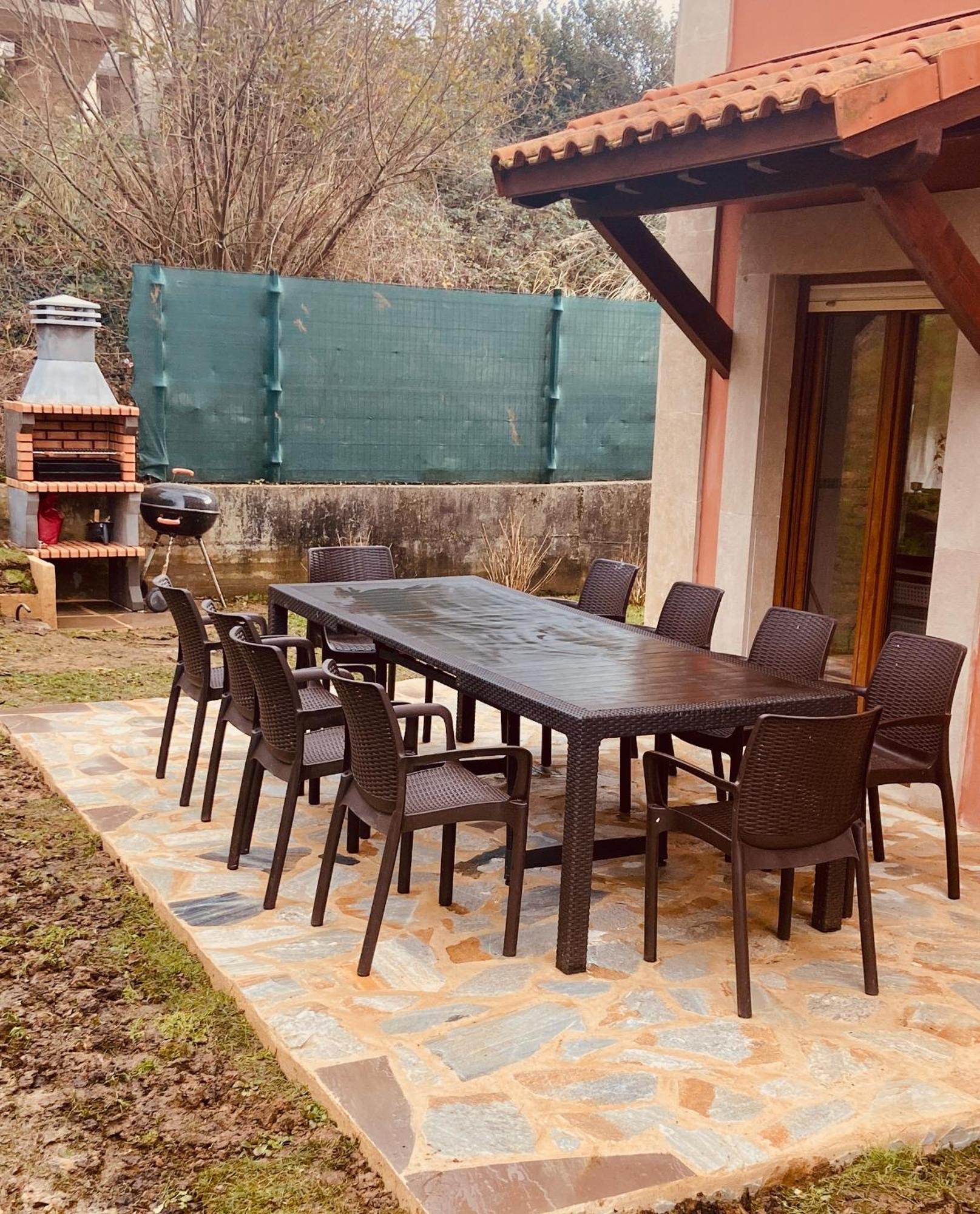 Chalet La Higuera De Comillas Casasola