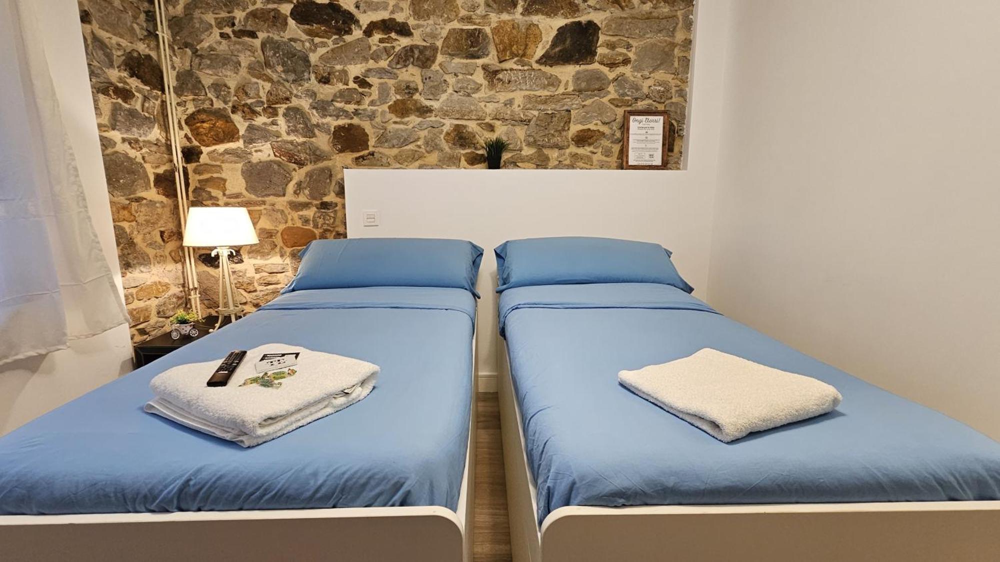 Habitación Triple En Caserío A 8km De Bilbao *