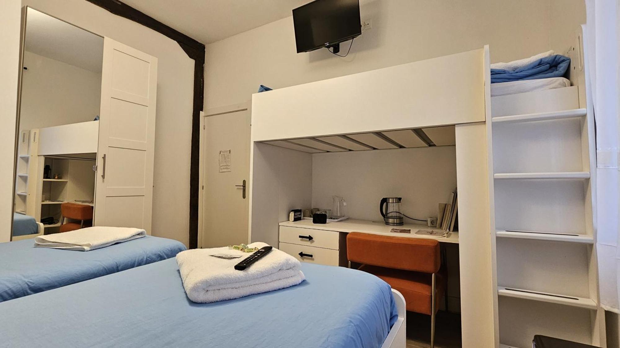 Habitación Triple En Caserío A 8km De Bilbao