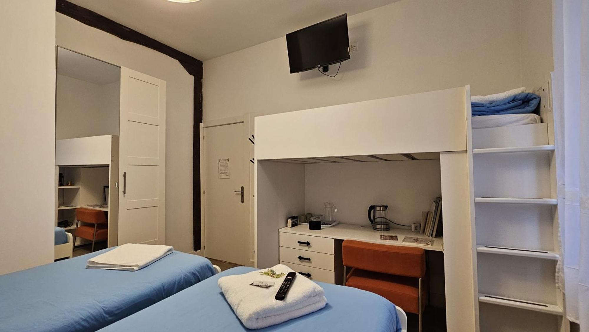 Habitación en casa particular Habitación Triple En Caserío A 8km De Bilbao *