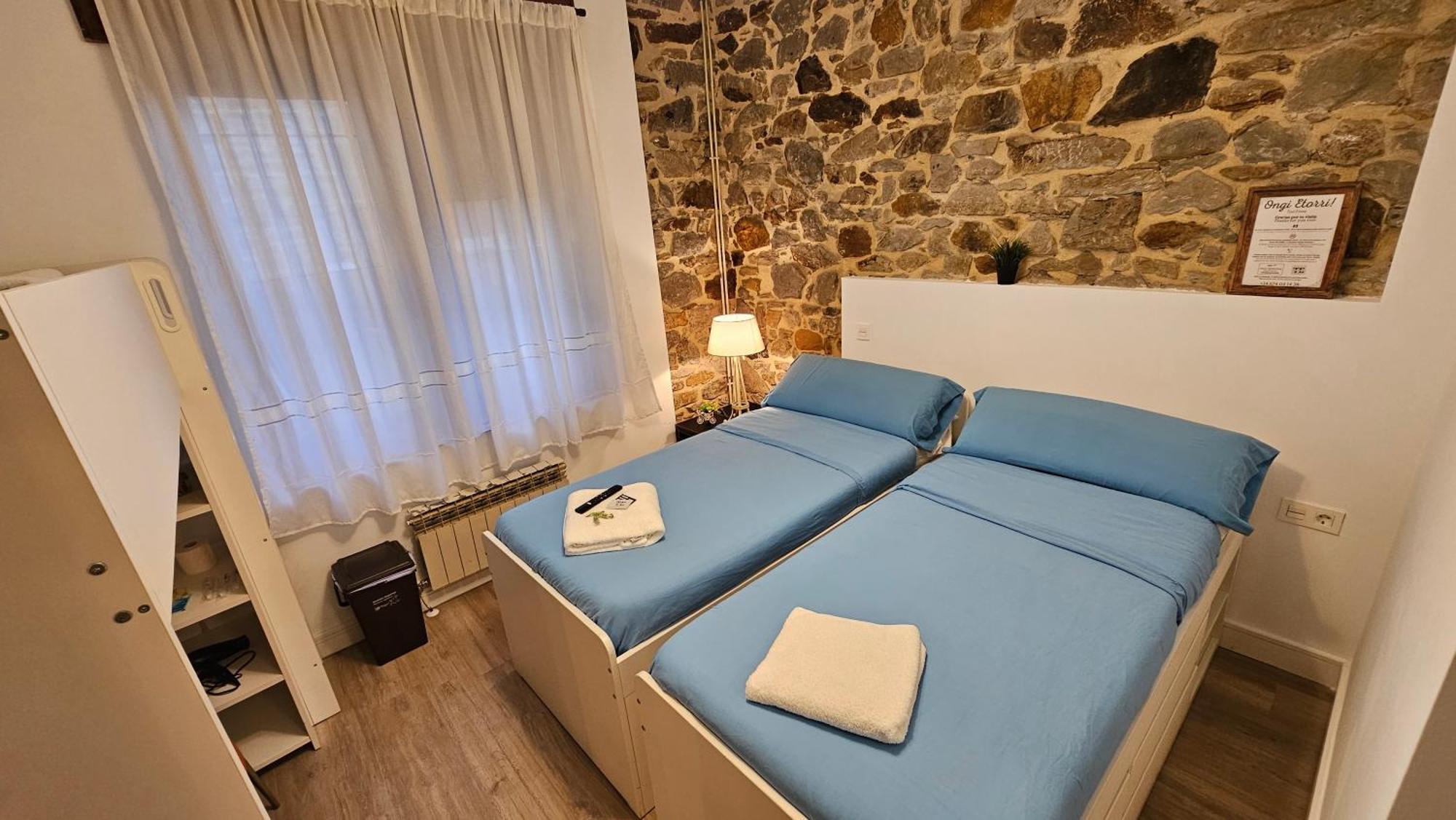 Habitación Triple En Caserío A 8km De Bilbao *