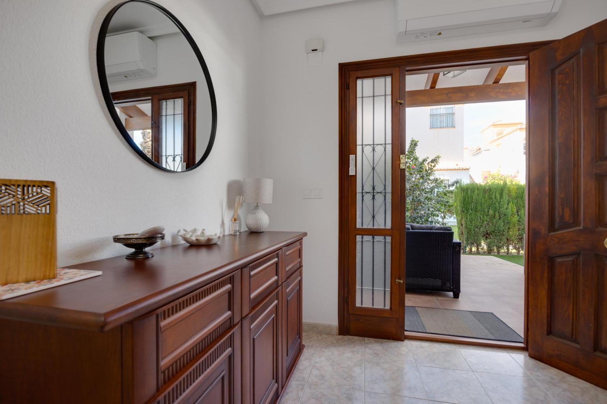 Cb Living - Cozy With Patio, Playa Flamenca Dehesa de Campoamor (Orihuela Costa)