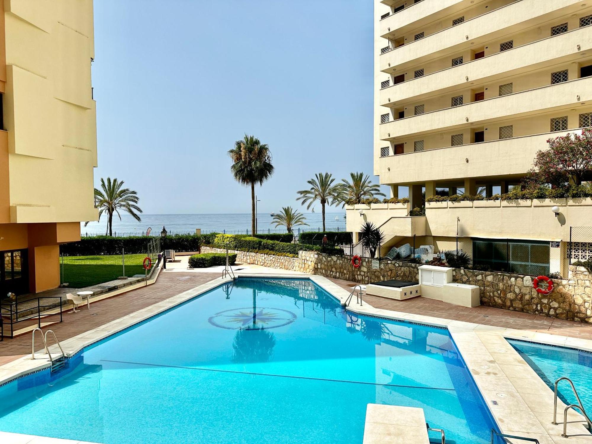 Apartahotel Loft 18 Beachfront Center Marbella