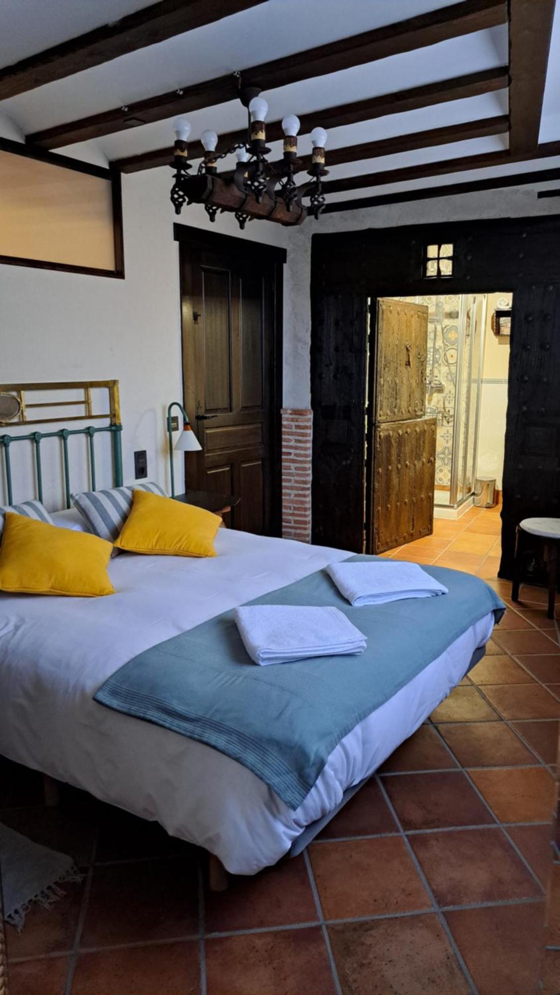 La Bodega, Ofrece Cata De Vino Gratis Apartment Horche