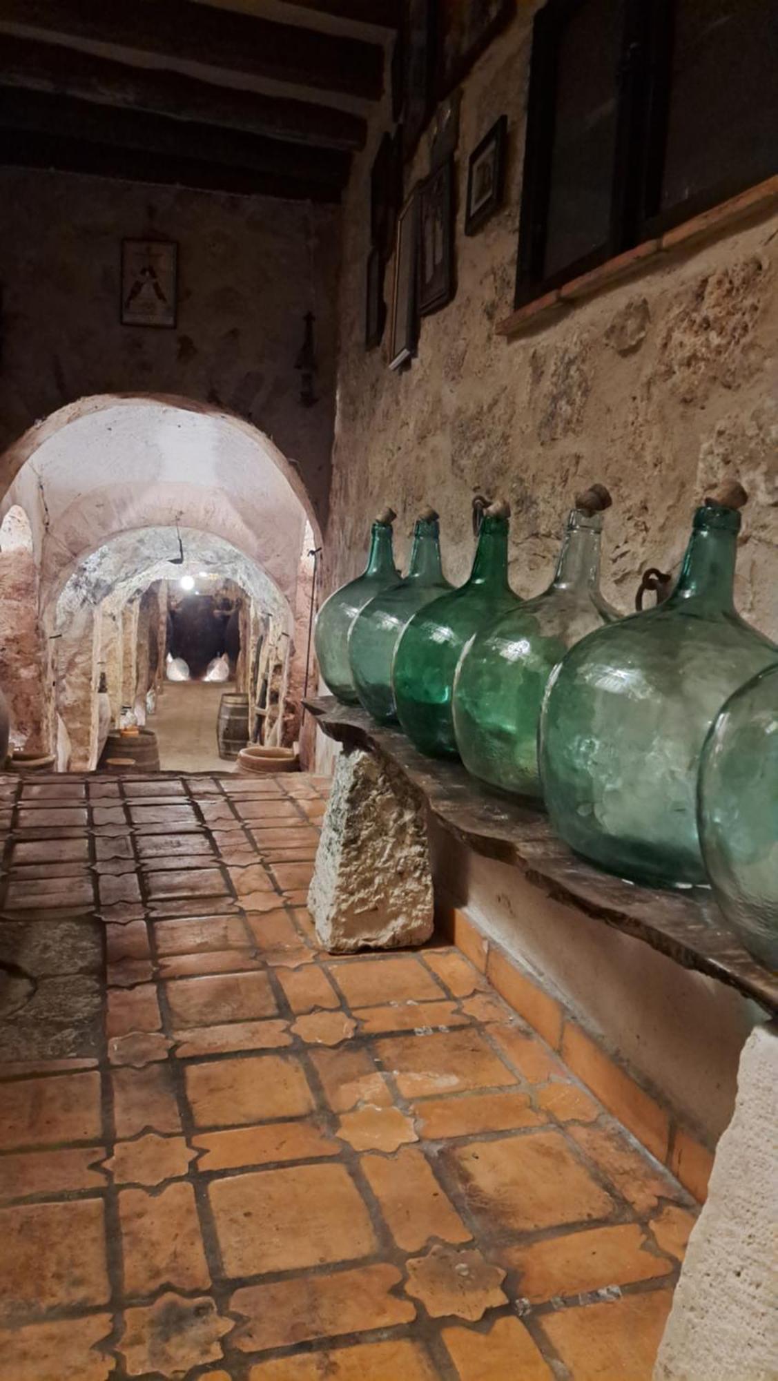 La Bodega, Ofrece Cata De Vino Gratis *