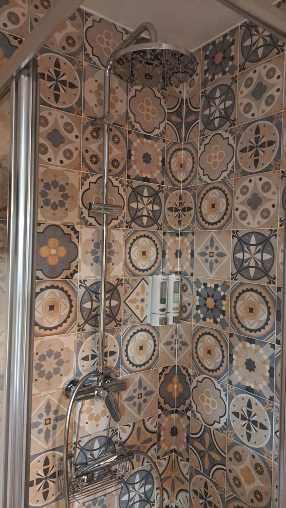 La Bodega, Ofrece Cata De Vino Gratis