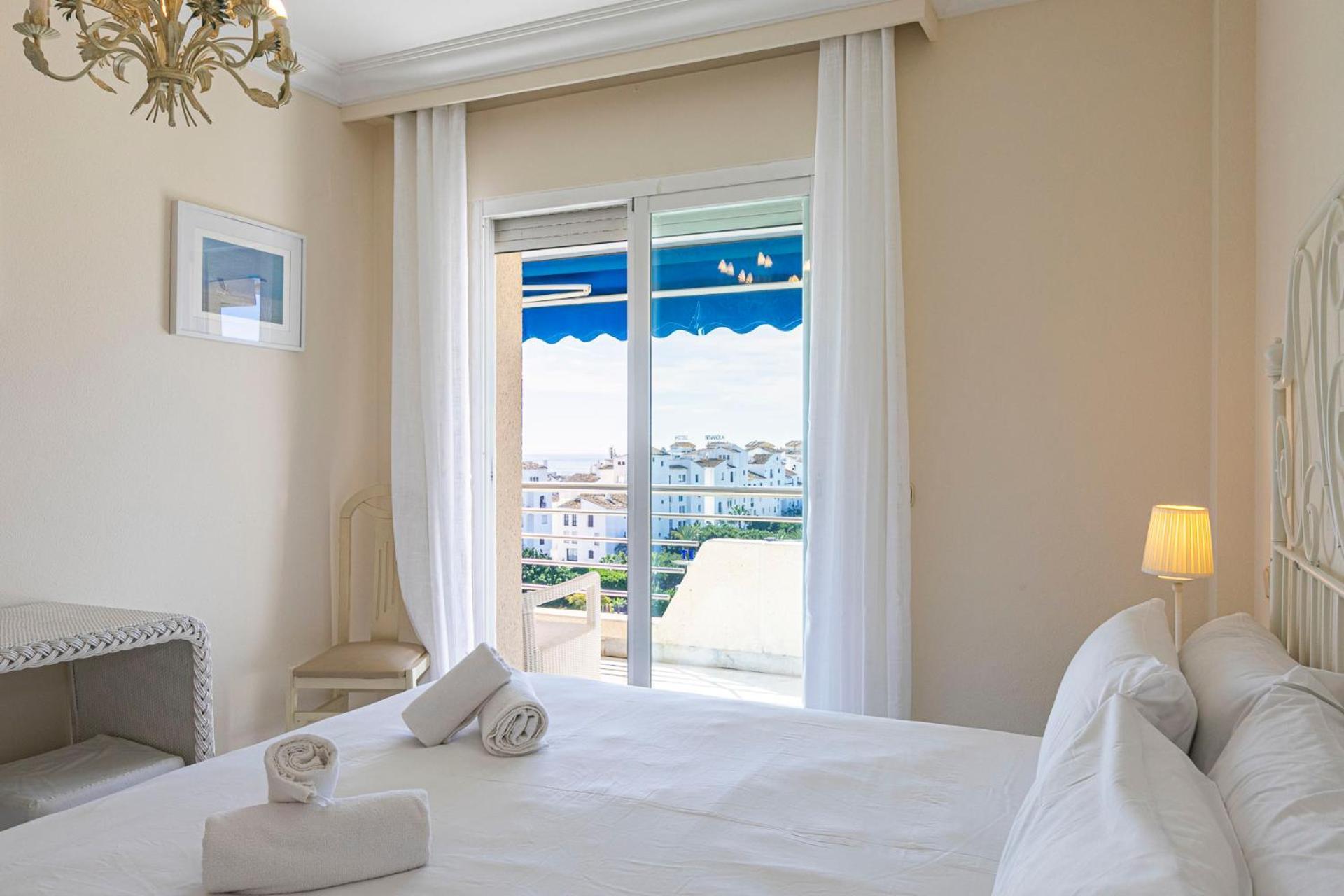 Apartamento Puerto Banus, Marina Banus, 2br, 2bth, Seaviews And Parking