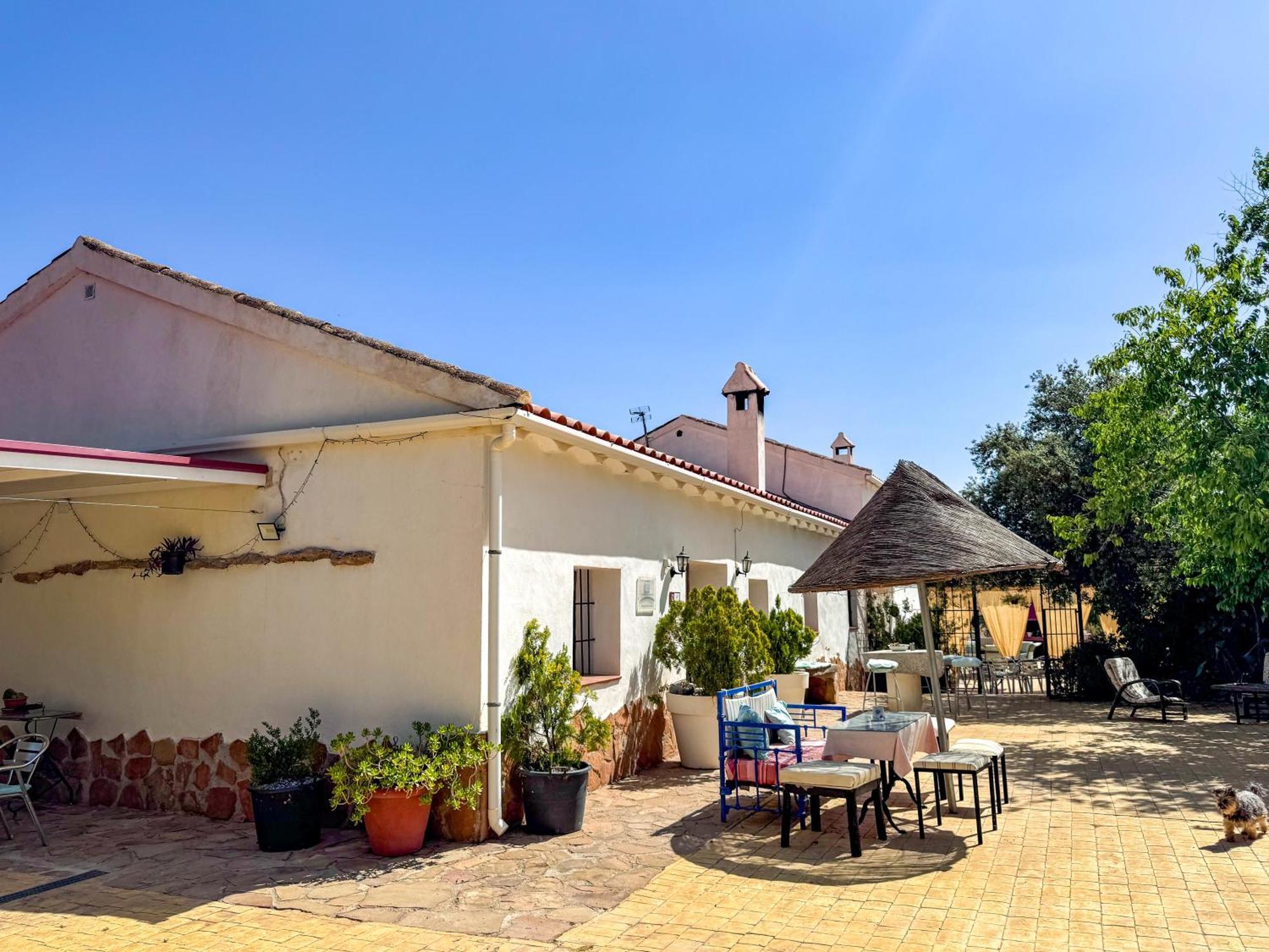 Cortijo Rural Bacares * Freila