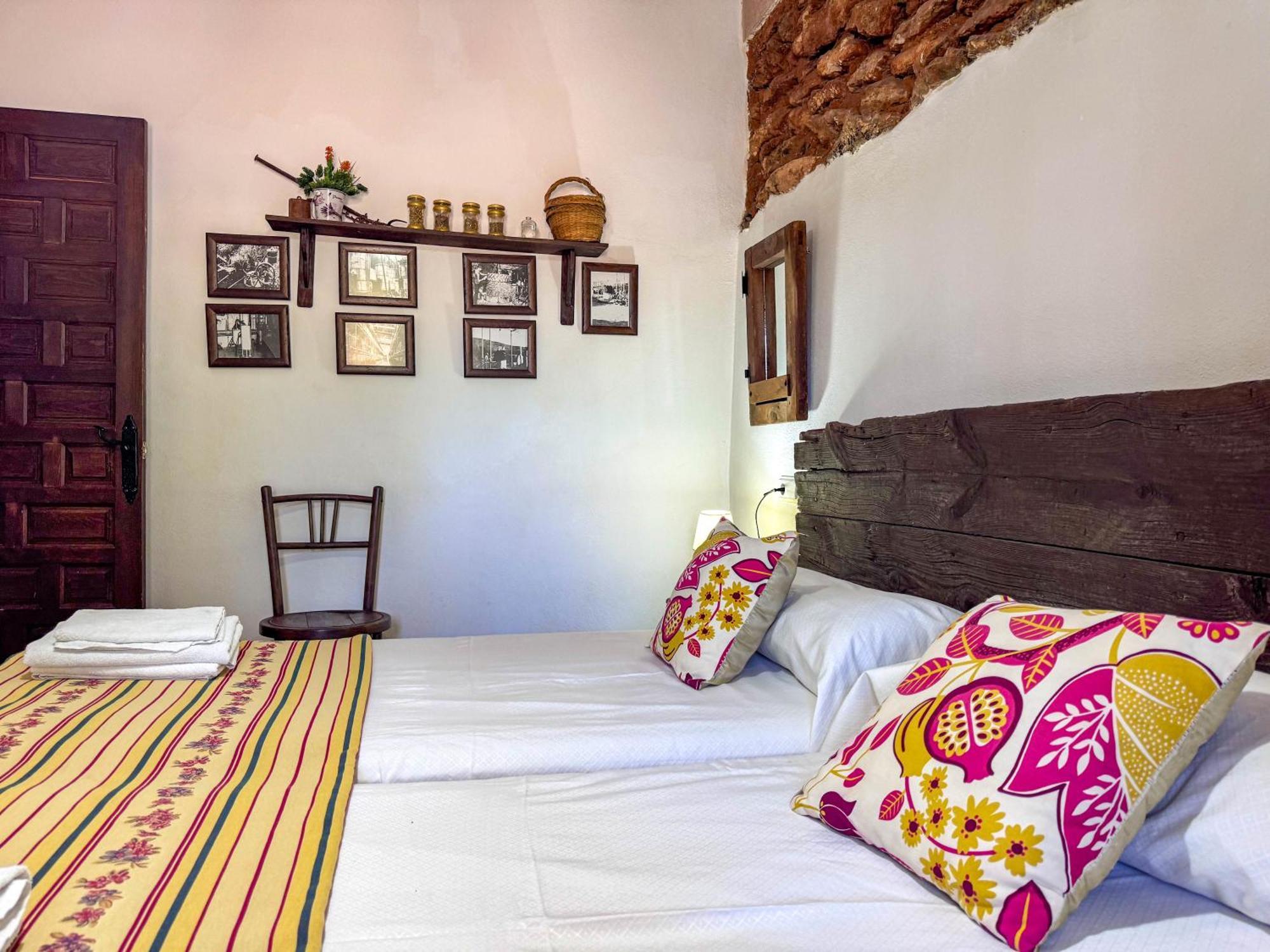 Cortijo Rural Bacares * Freila
