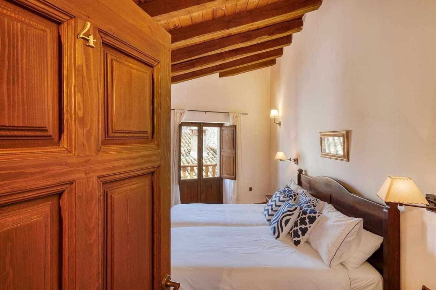 Cuesta Del Reloj Holiday home Piedralaves