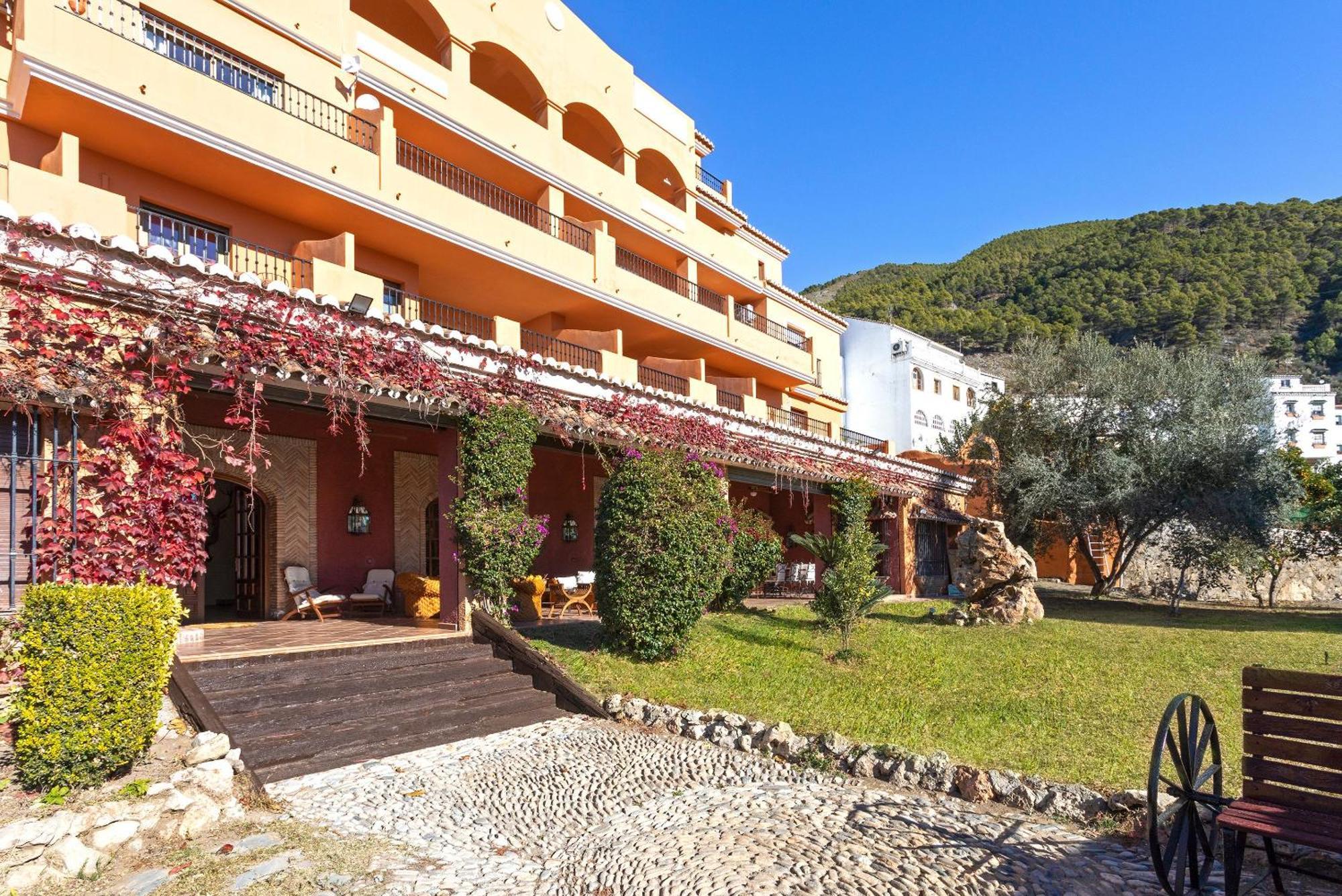 Сasa de vacaciones Casa Flores Mit Swimmingpool Und Grill