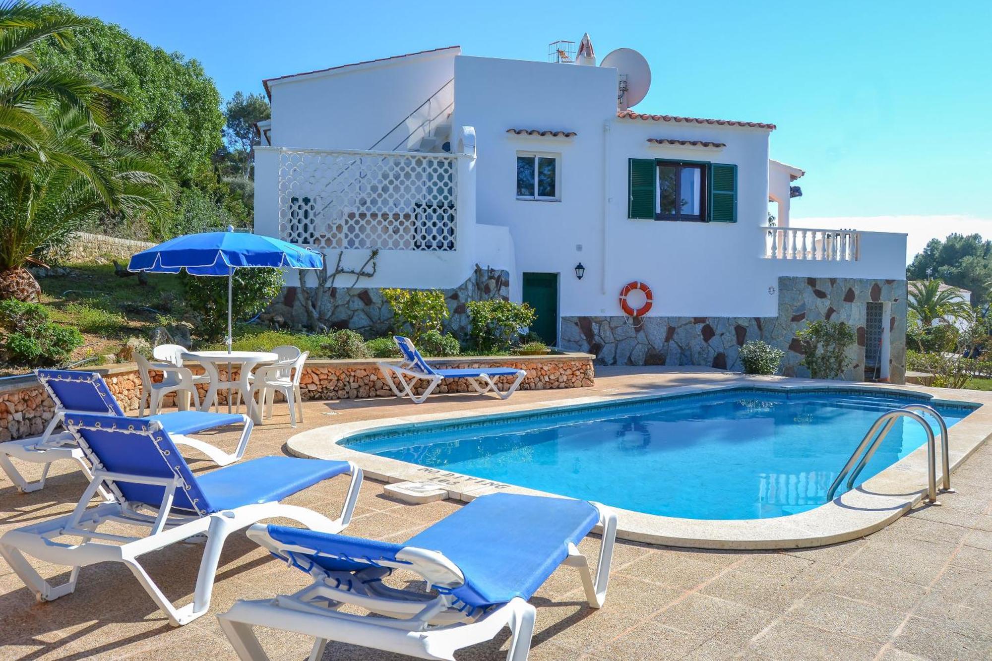 Moderne, Frische Familienvilla Allondra