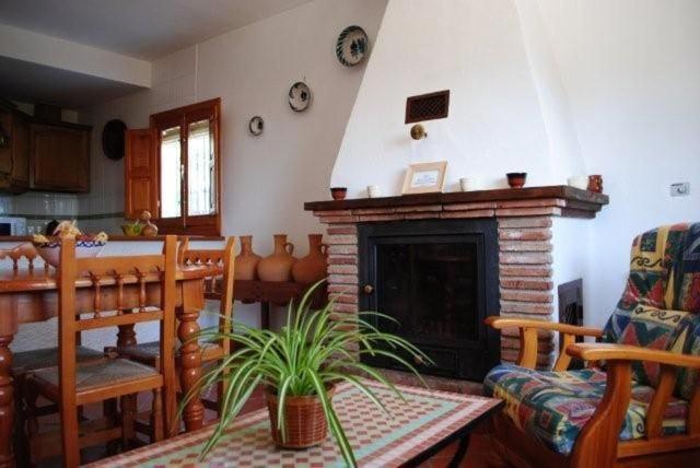 Laendliches Haus Mit Jacuzzi Сasa de vacaciones Válor