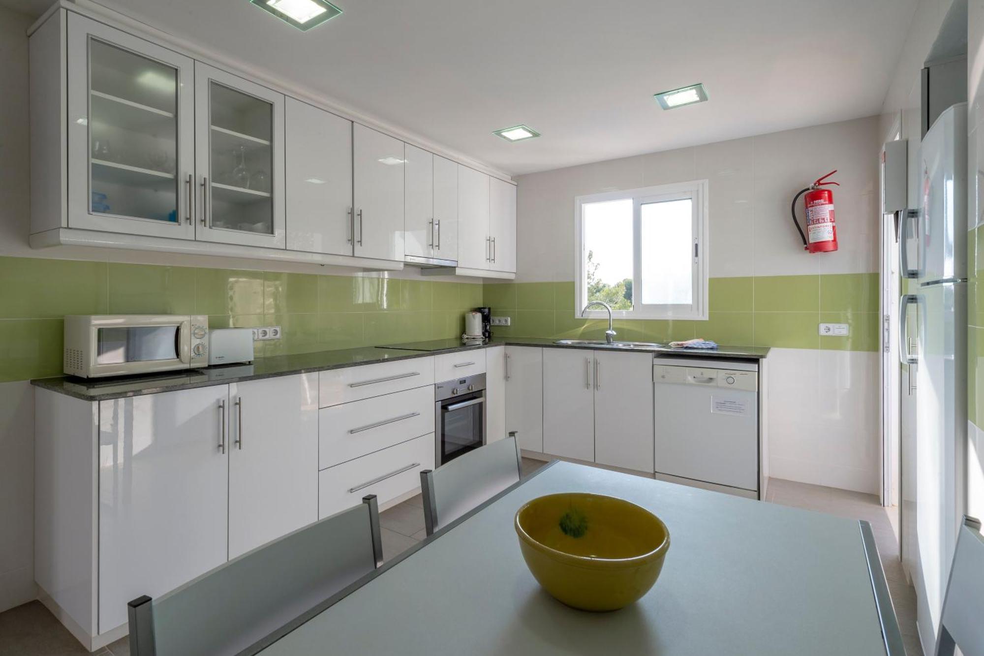 Moderne, Frische Familienvilla Allondra