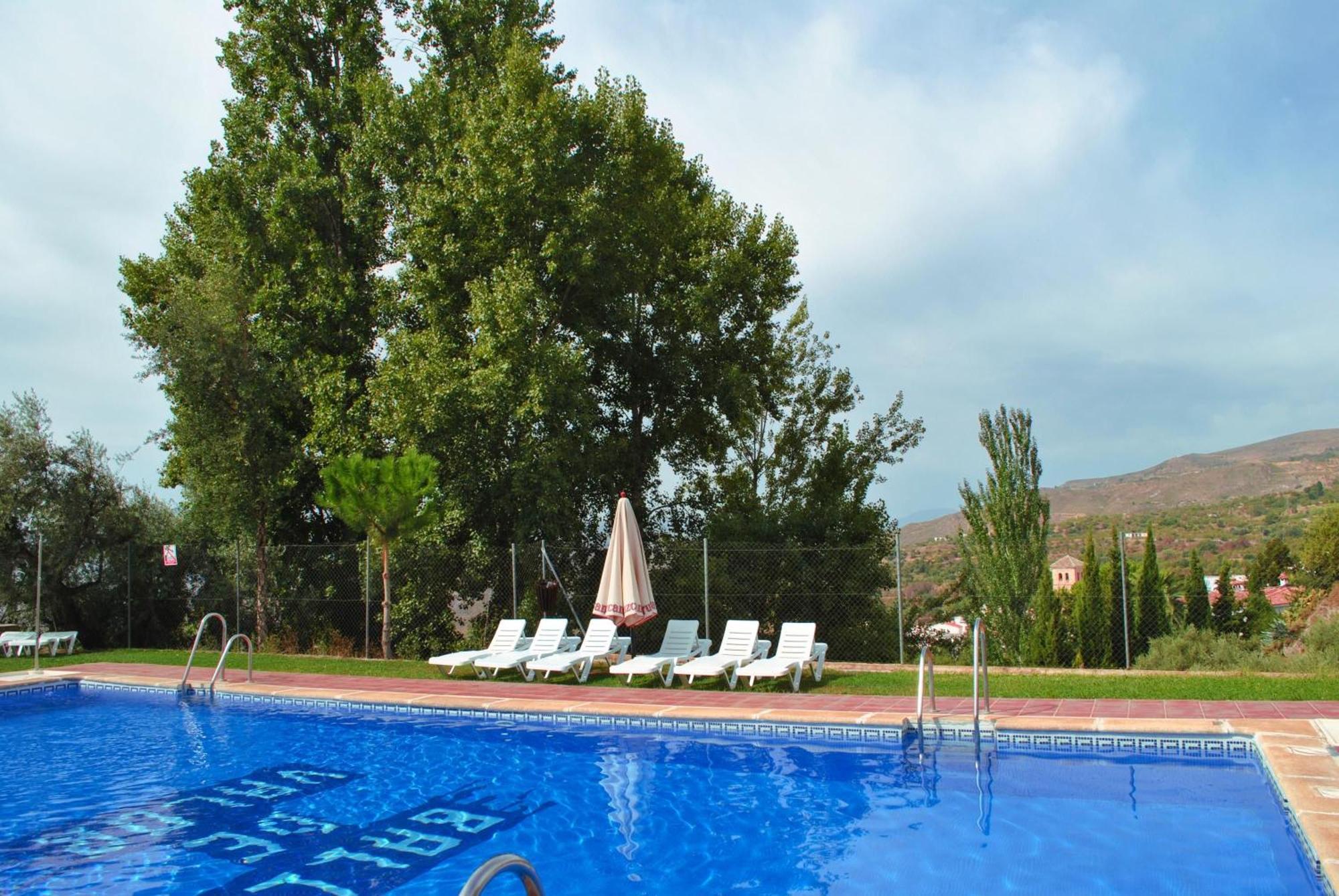 Laendliches Haus Mit Jacuzzi Сasa de vacaciones Válor
