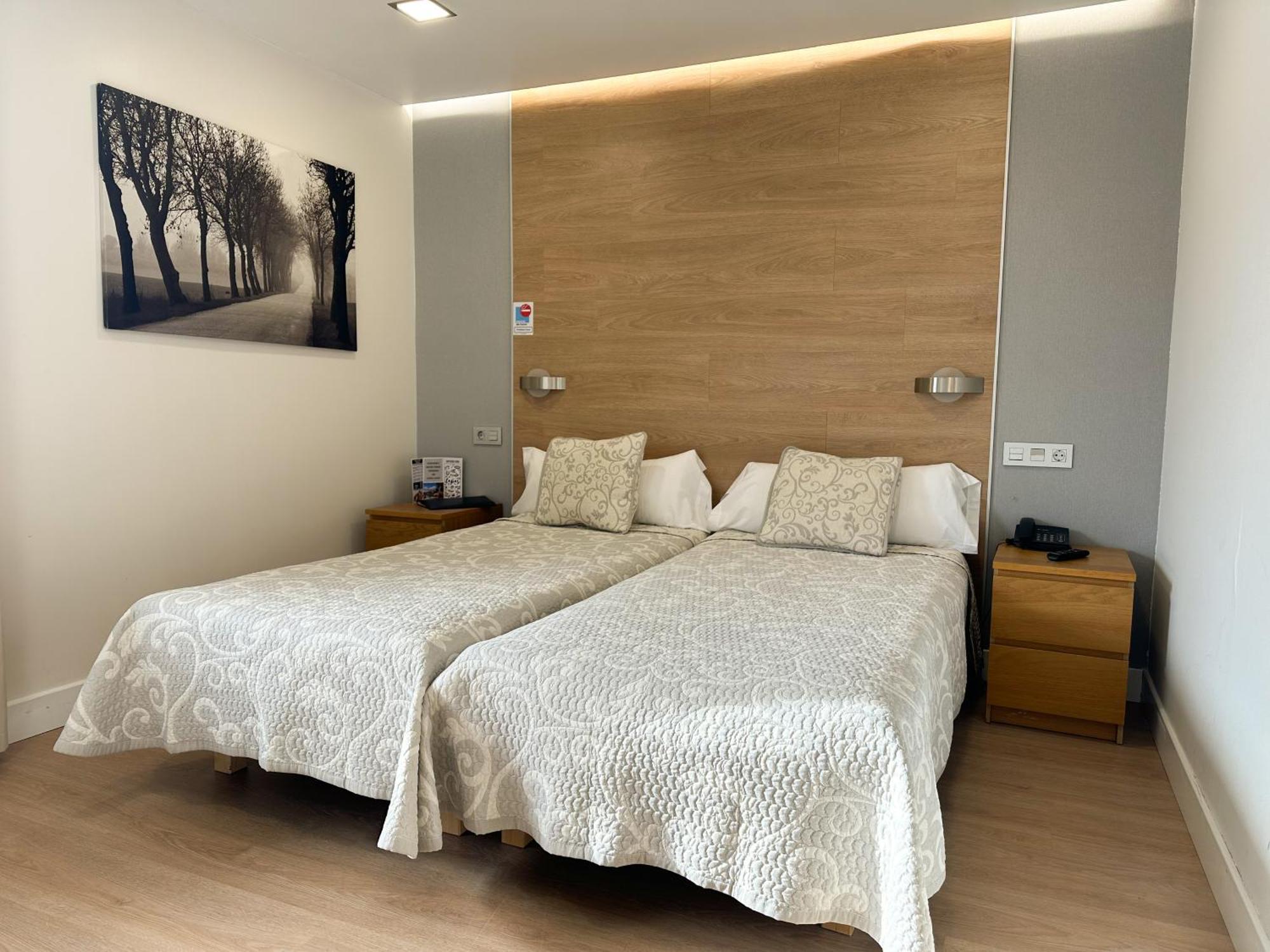 Tirol Hotel 2*