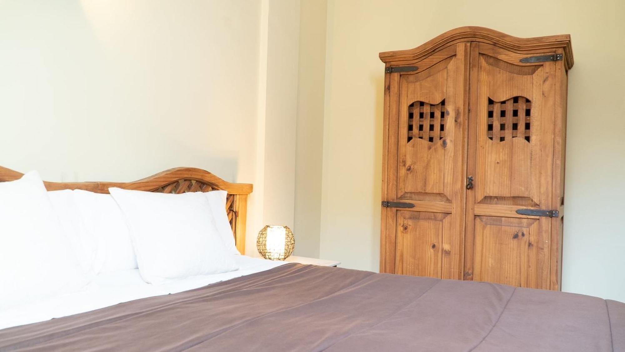 Huecar Guest house 2*