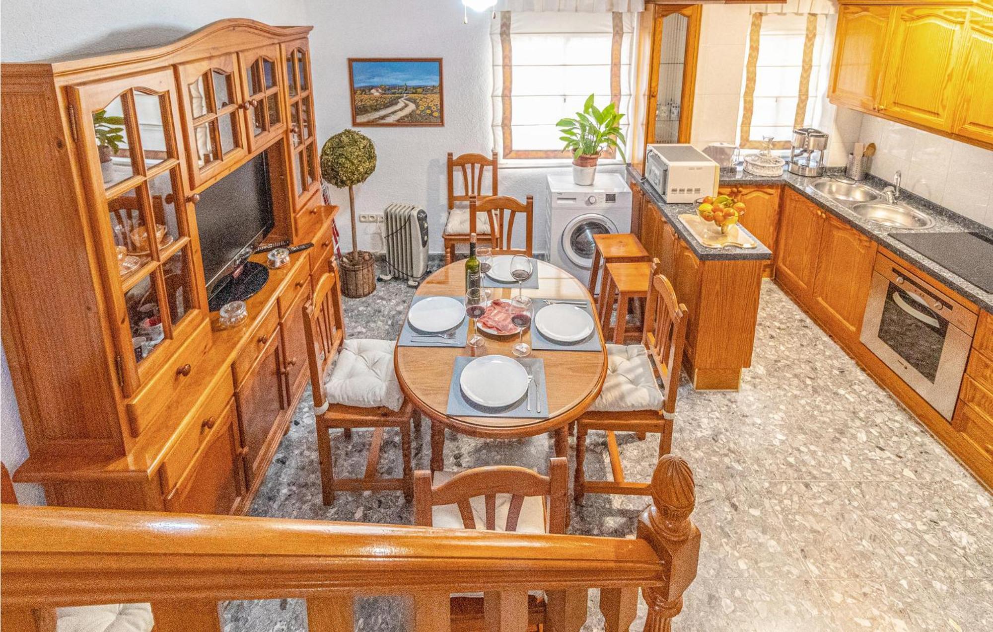 Stunning In Mlaga With 2 Bedrooms And Wifi Сasa de vacaciones *