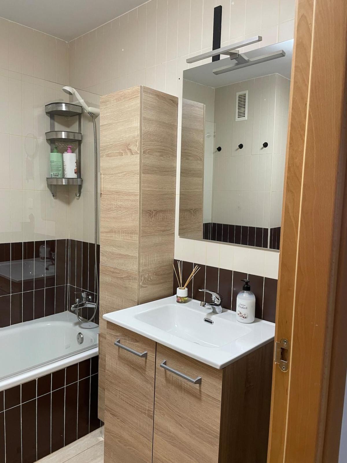 Bonito Y Tranquilo Piso En Apartamento