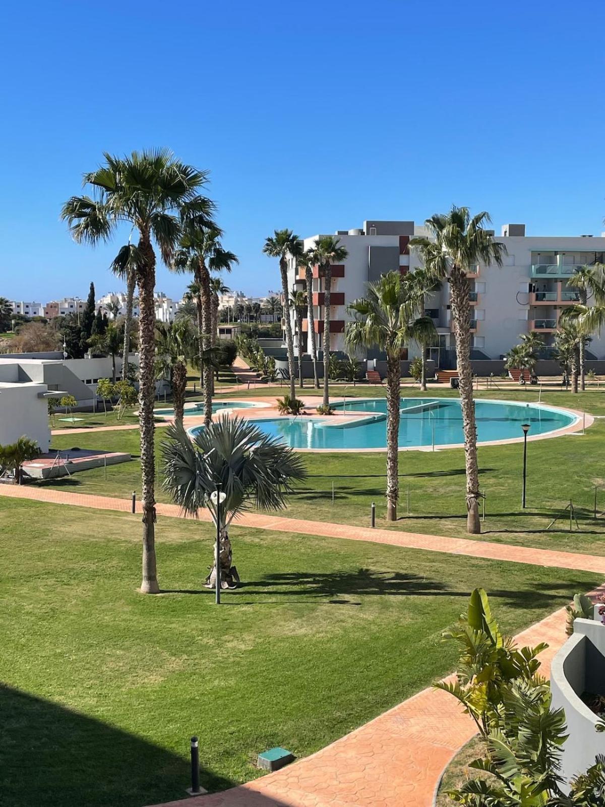 Bonito Y Tranquilo Piso En Almerimar