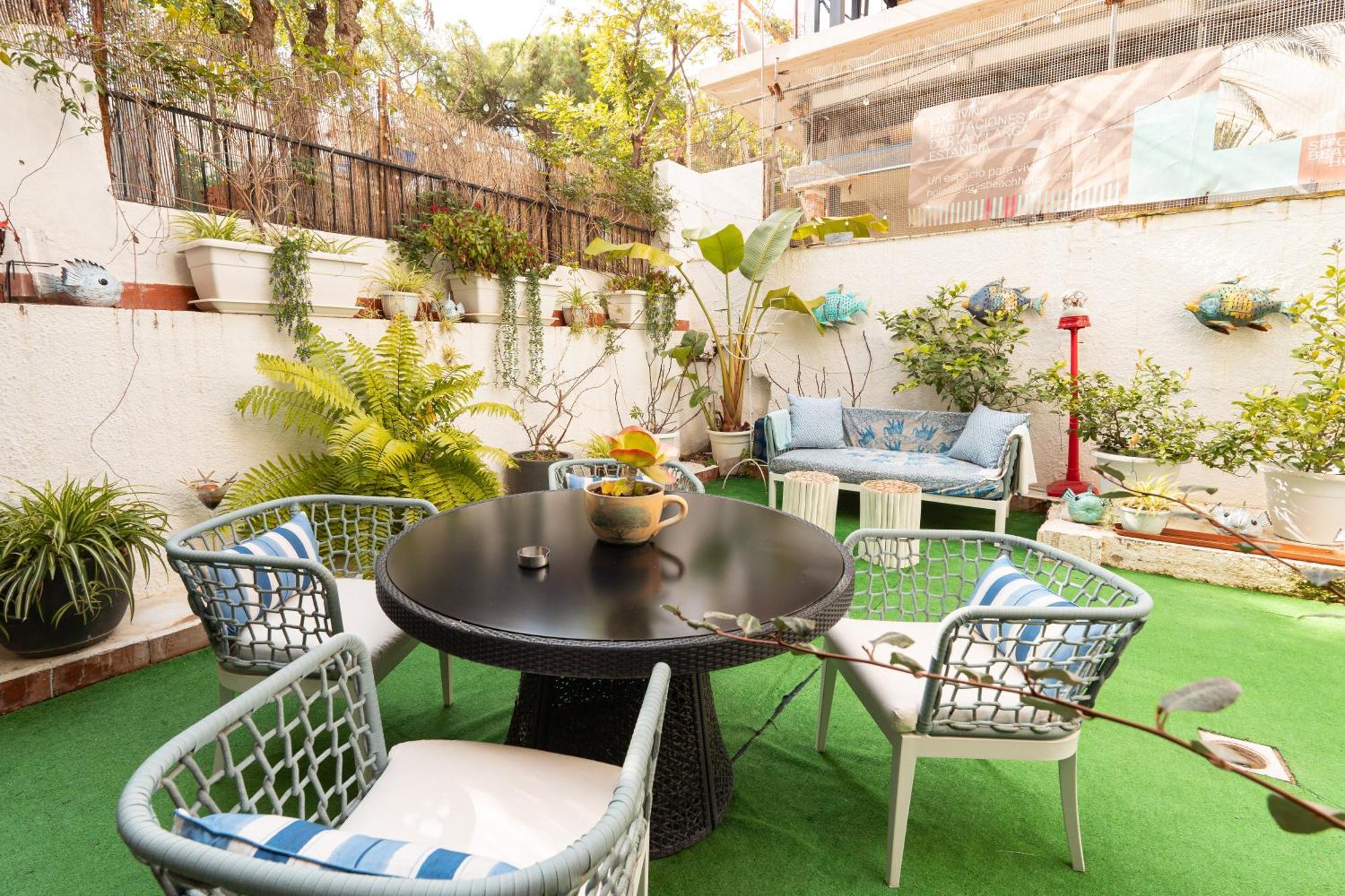 Sitges Beach Hostal *