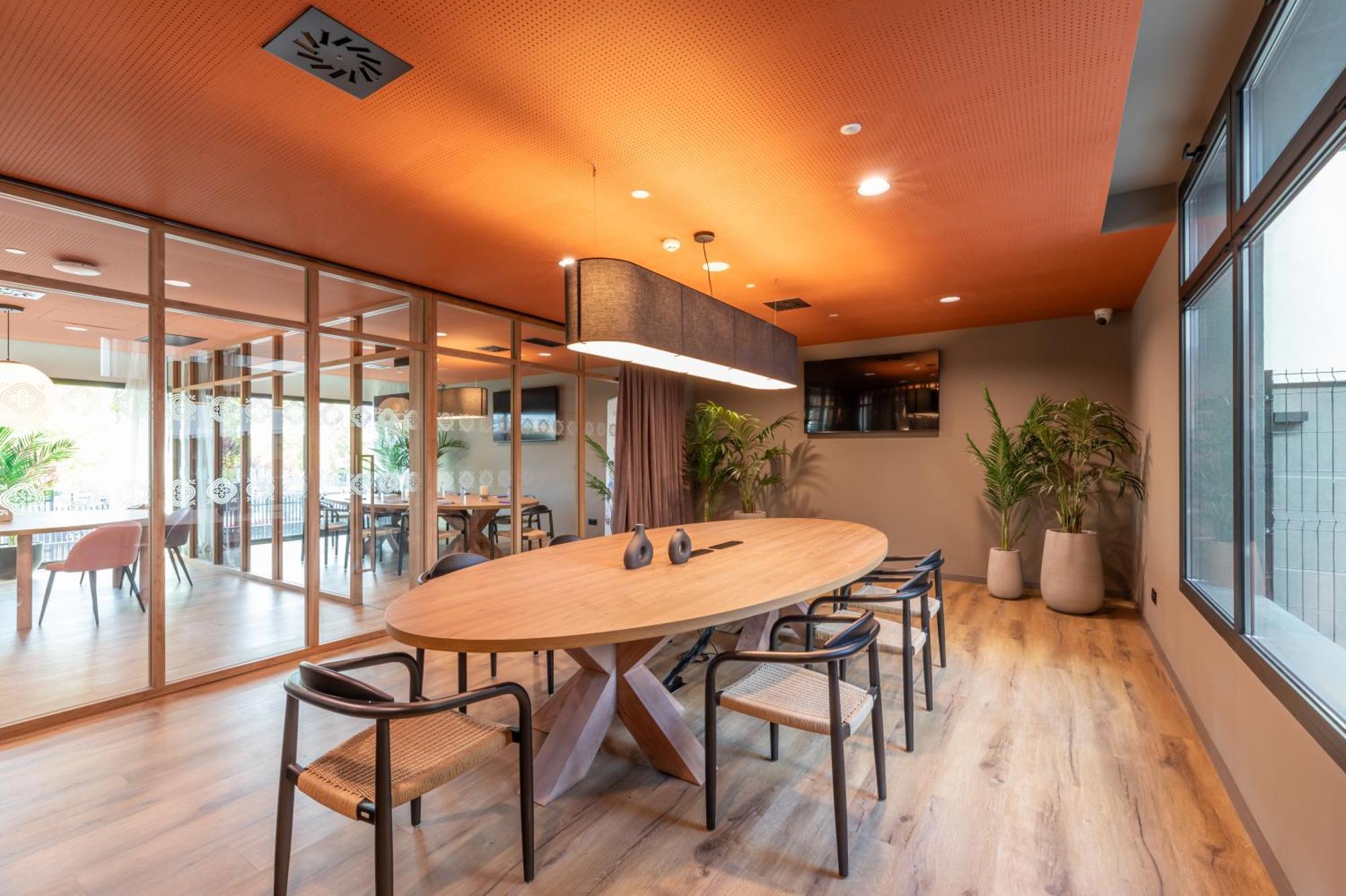 Aparthotel Be Casa - San Sebastian De Reyes