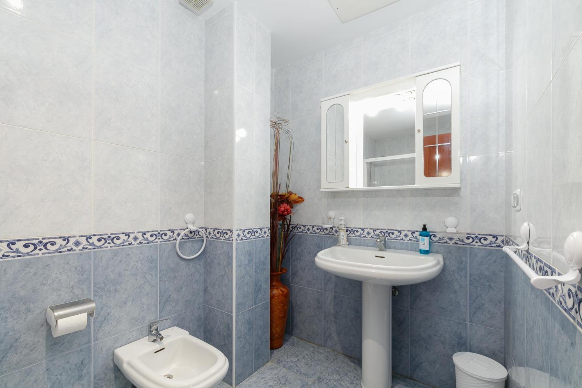 Con Parking Y 6 Huespedes By Apartamento *
