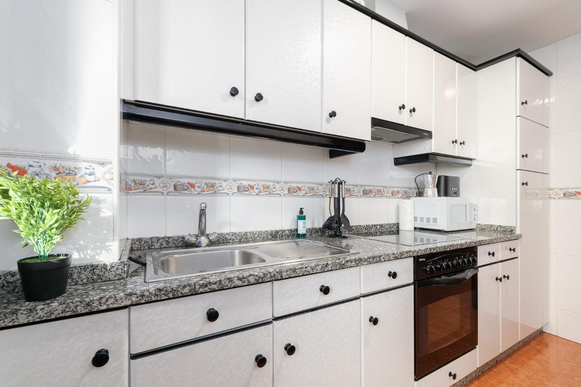 Con Parking Y 6 Huespedes By Apartamento *