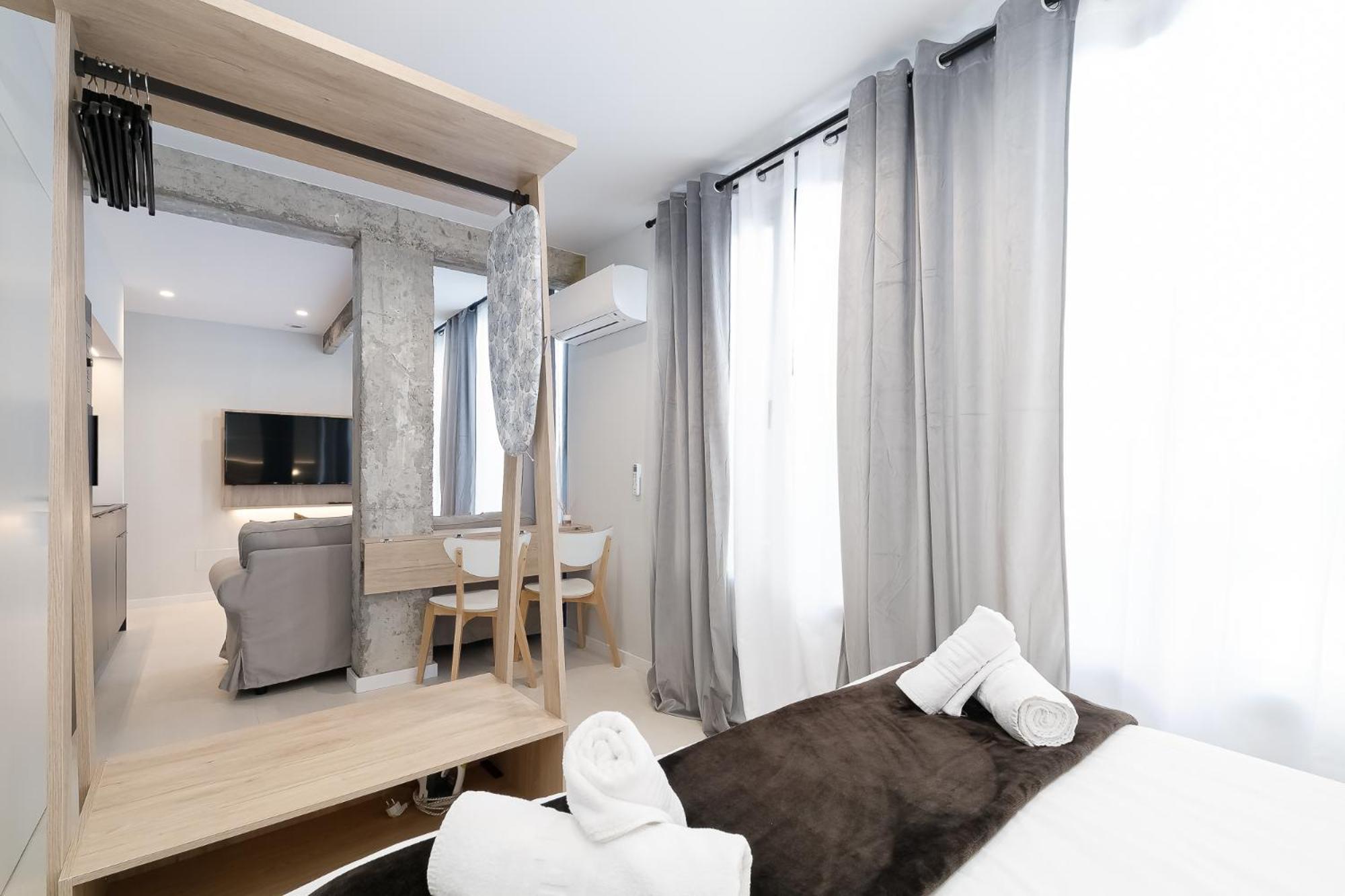 Elegante Y Luminoso En - Apto 5 By Apartamento