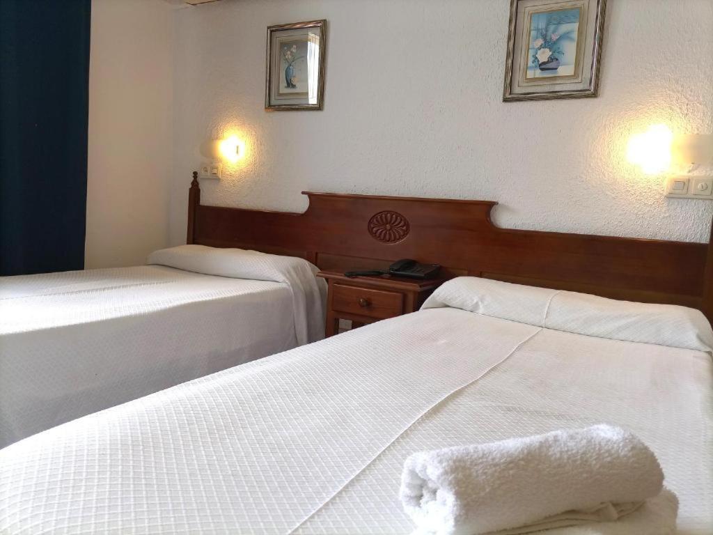 Vintage Mercedes Hotel 3*