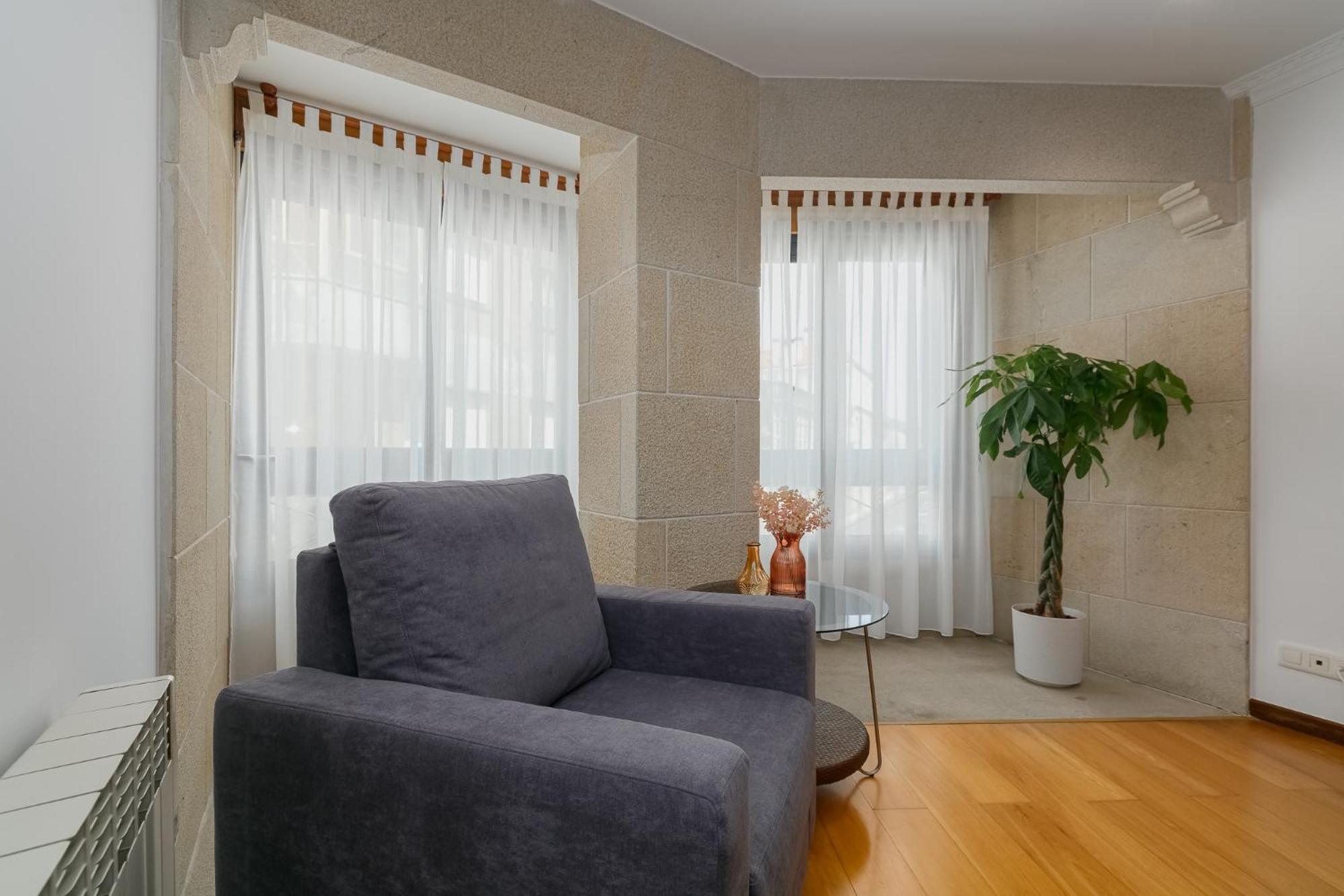 Puerta Al Encanto, Descubre Tuy By