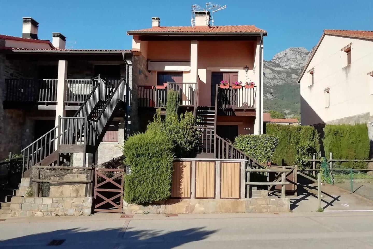 Duplex La Valle Ordesa-laspuña Сasa de vacaciones Laspuña