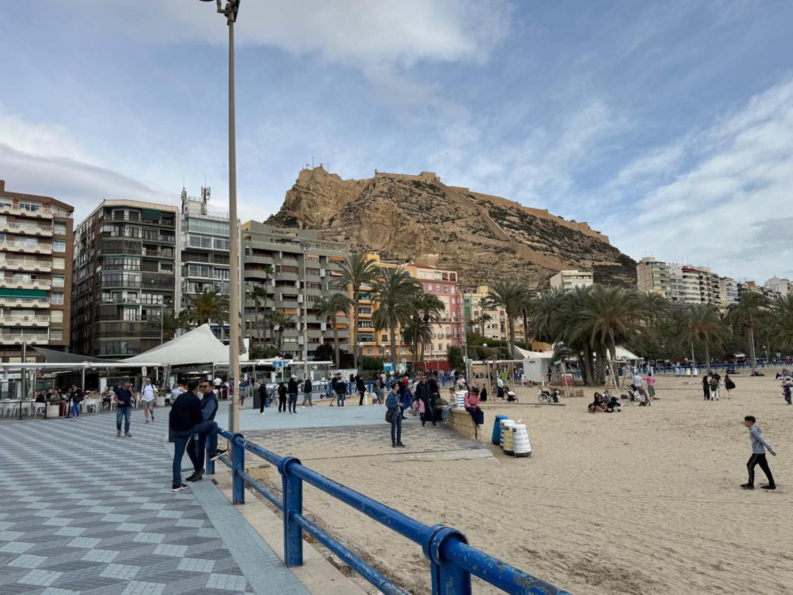 Playa Postiguet Apartamento *